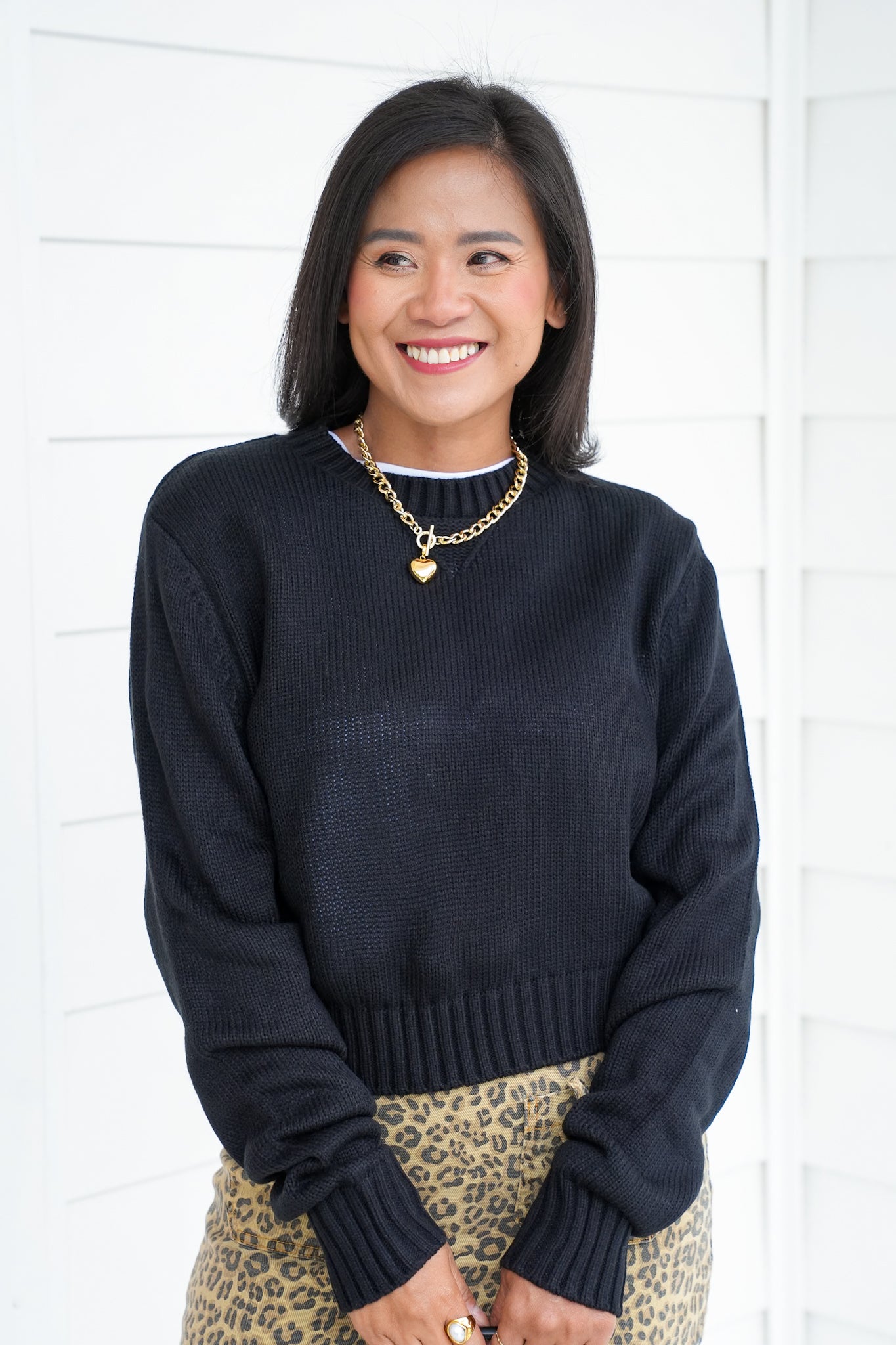 Solid Long Sleeve Crew Neck Cropped Sweater