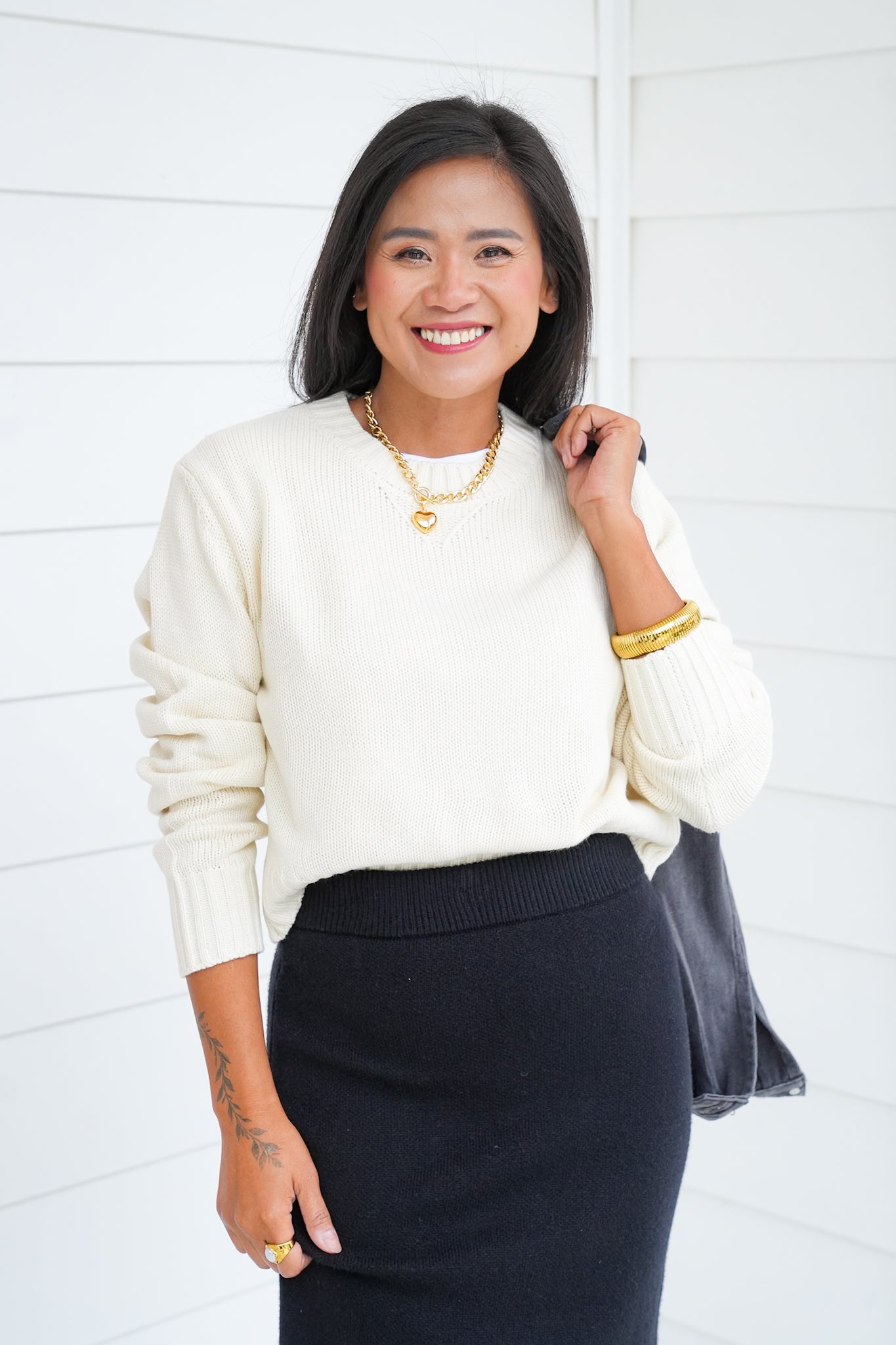 Solid Long Sleeve Crew Neck Cropped Sweater