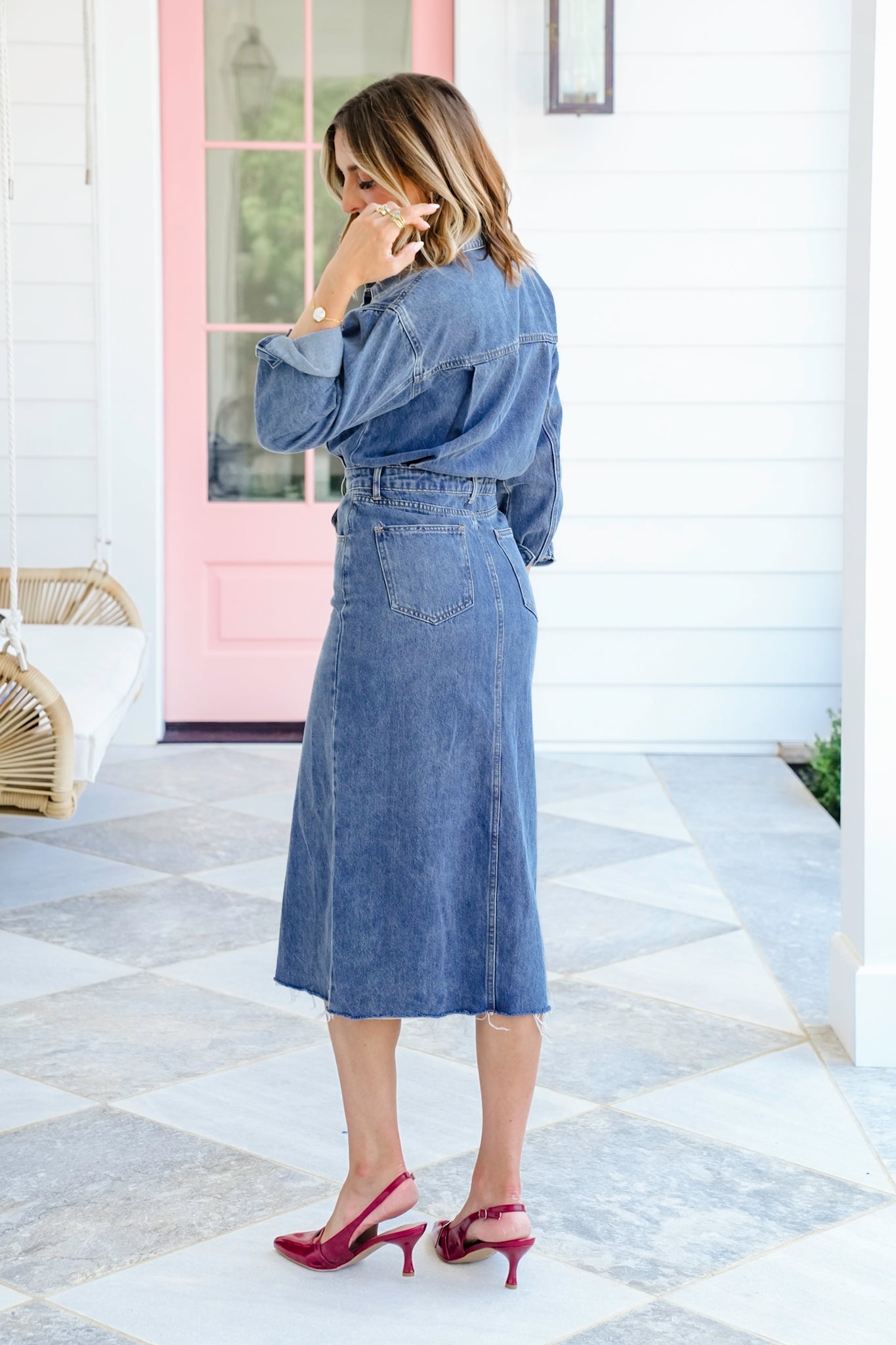 Veveret Medium Wash Long Sleeve Midi Dress