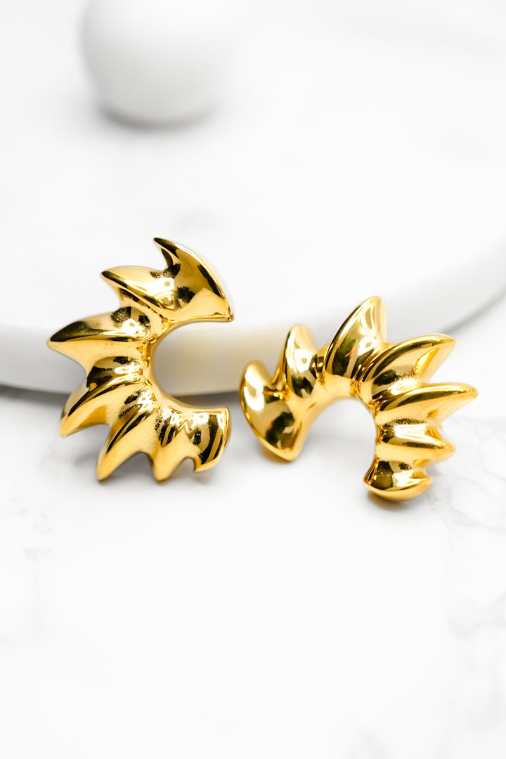 Treasure Jewels Sweet Curve Earring