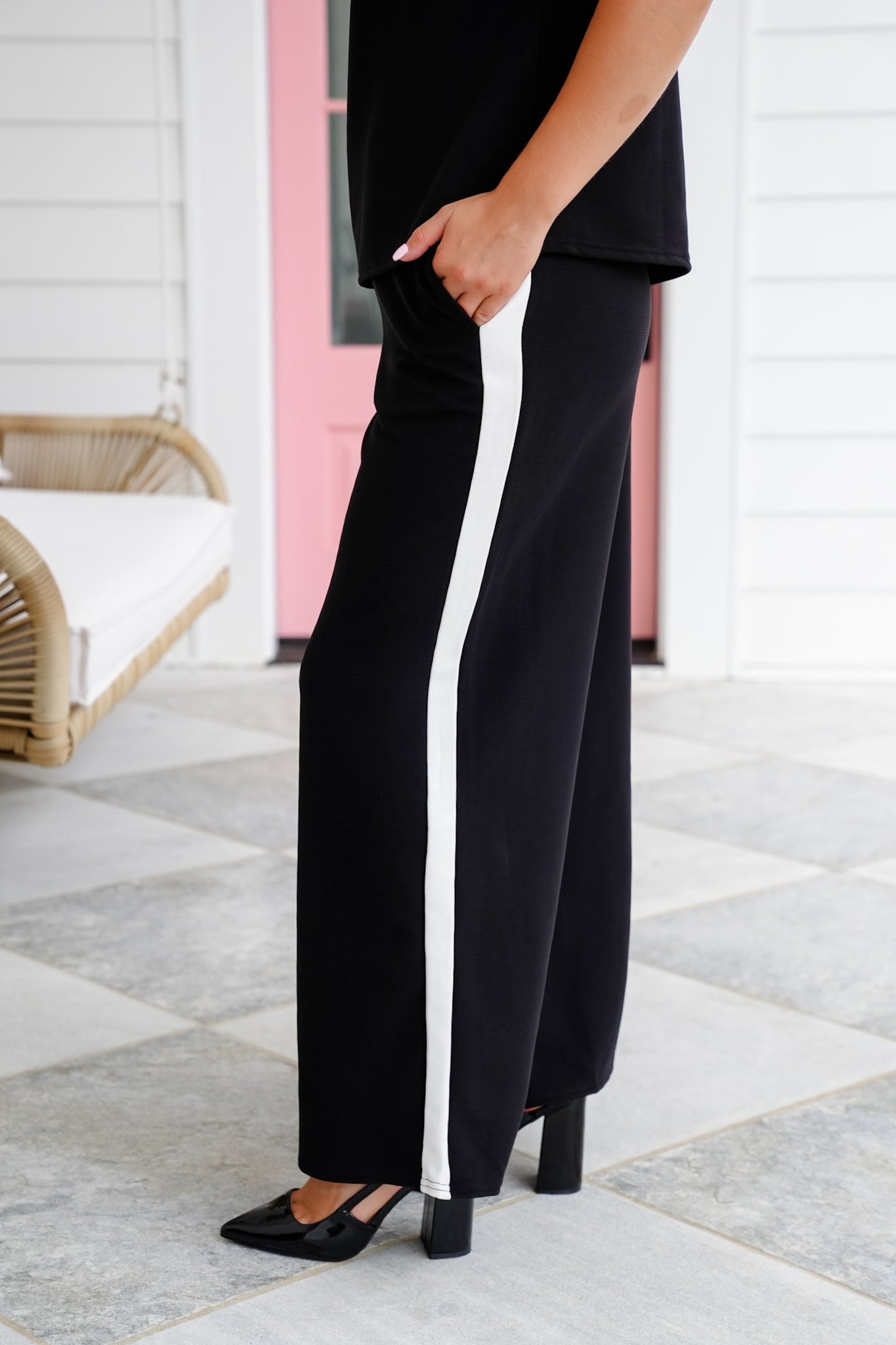 Elastic Waist Pants with Side Stripe Detail