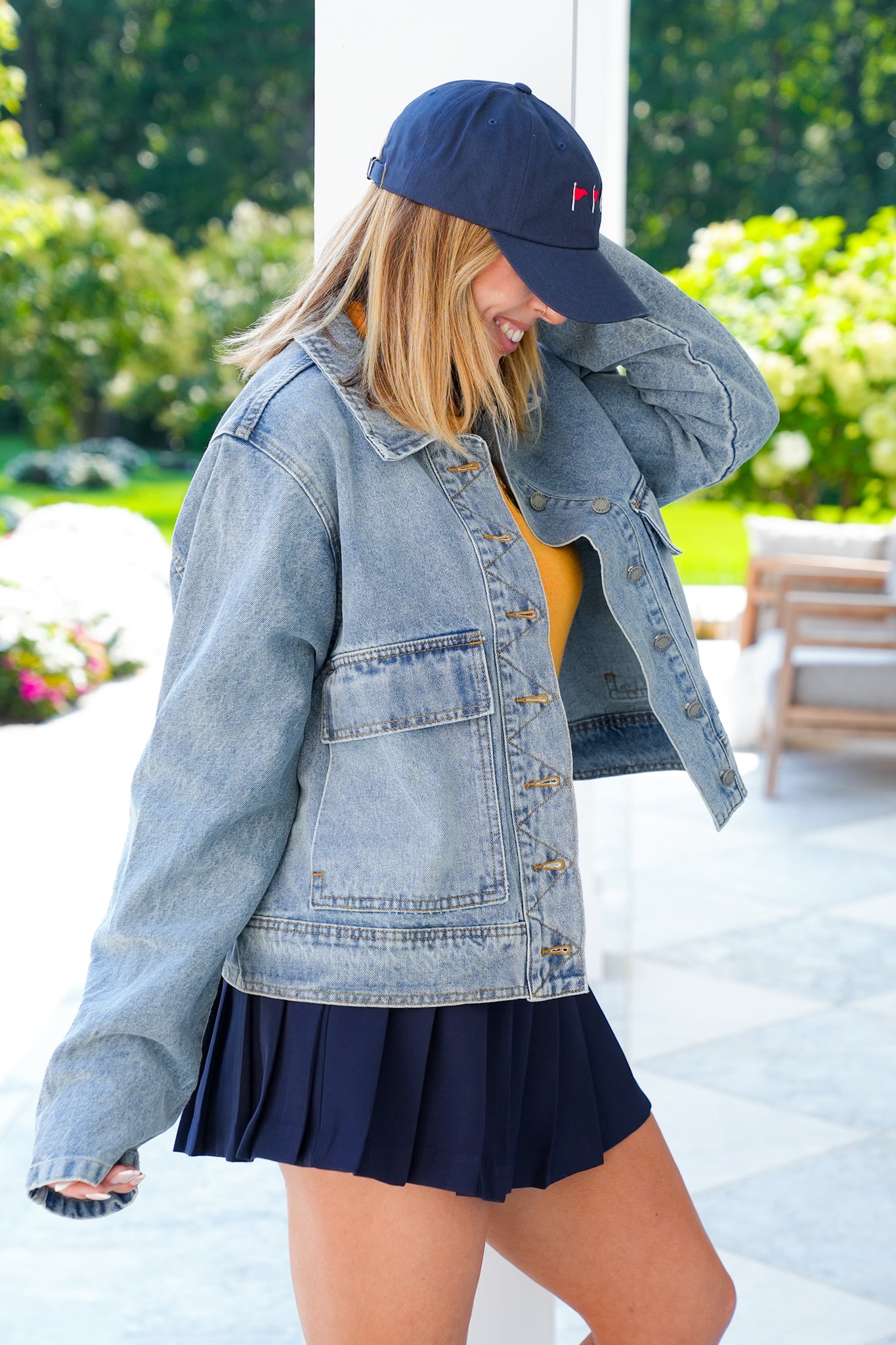 Veveret Medium Wash Long Sleeve Jacket with Big Pocket Detail