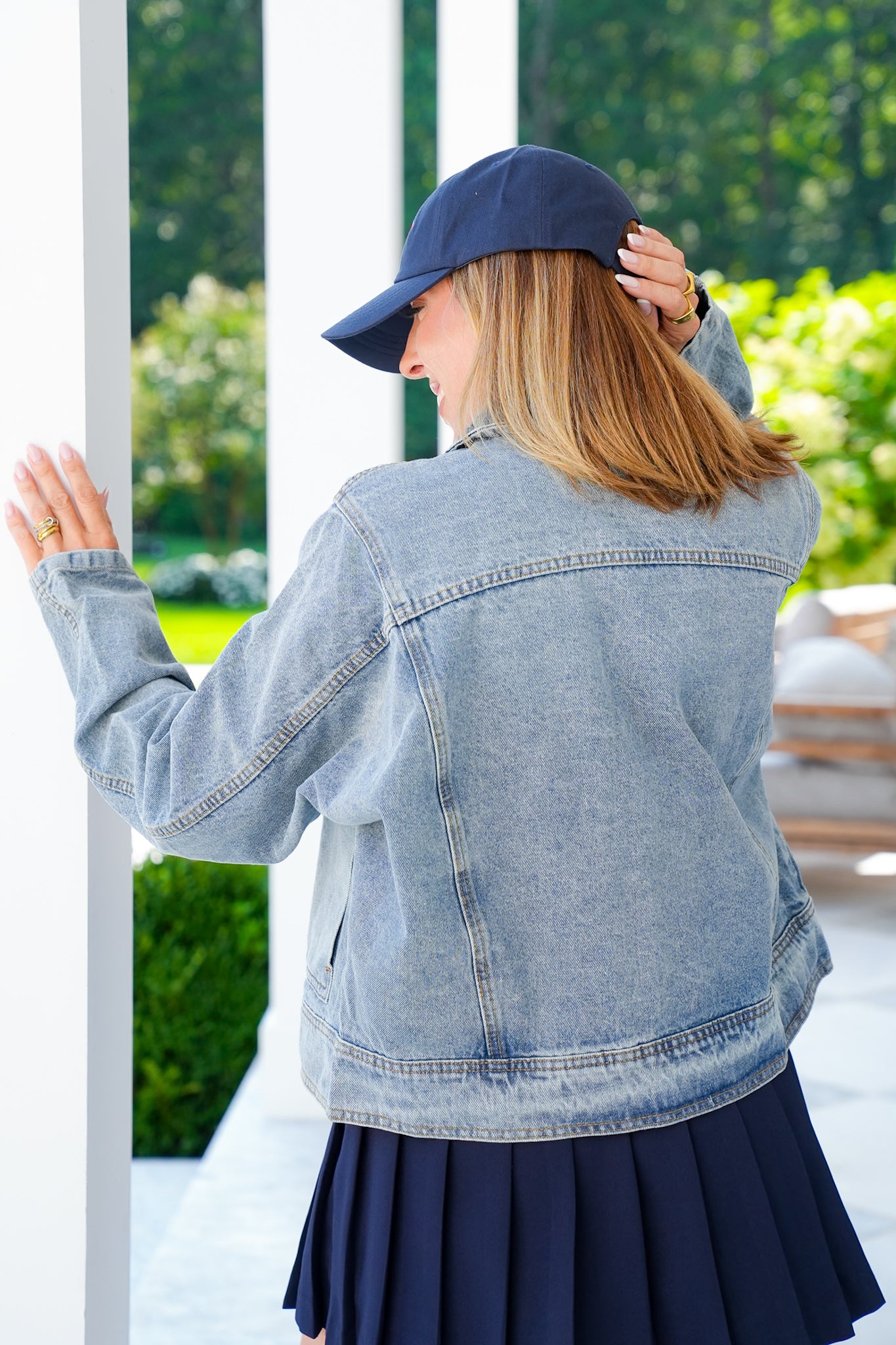 Veveret Medium Wash Long Sleeve Jacket with Big Pocket Detail