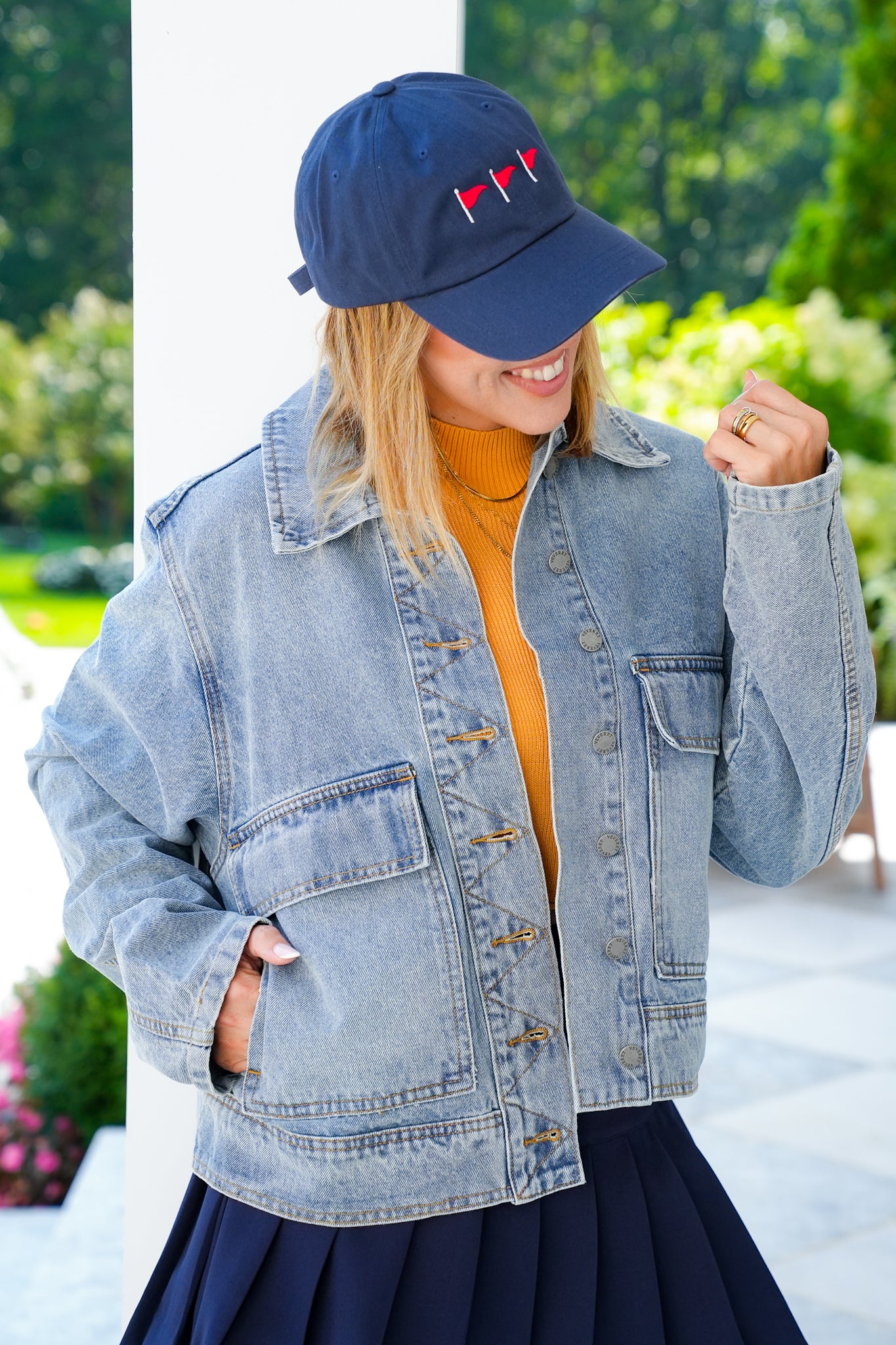 Veveret Medium Wash Long Sleeve Jacket with Big Pocket Detail