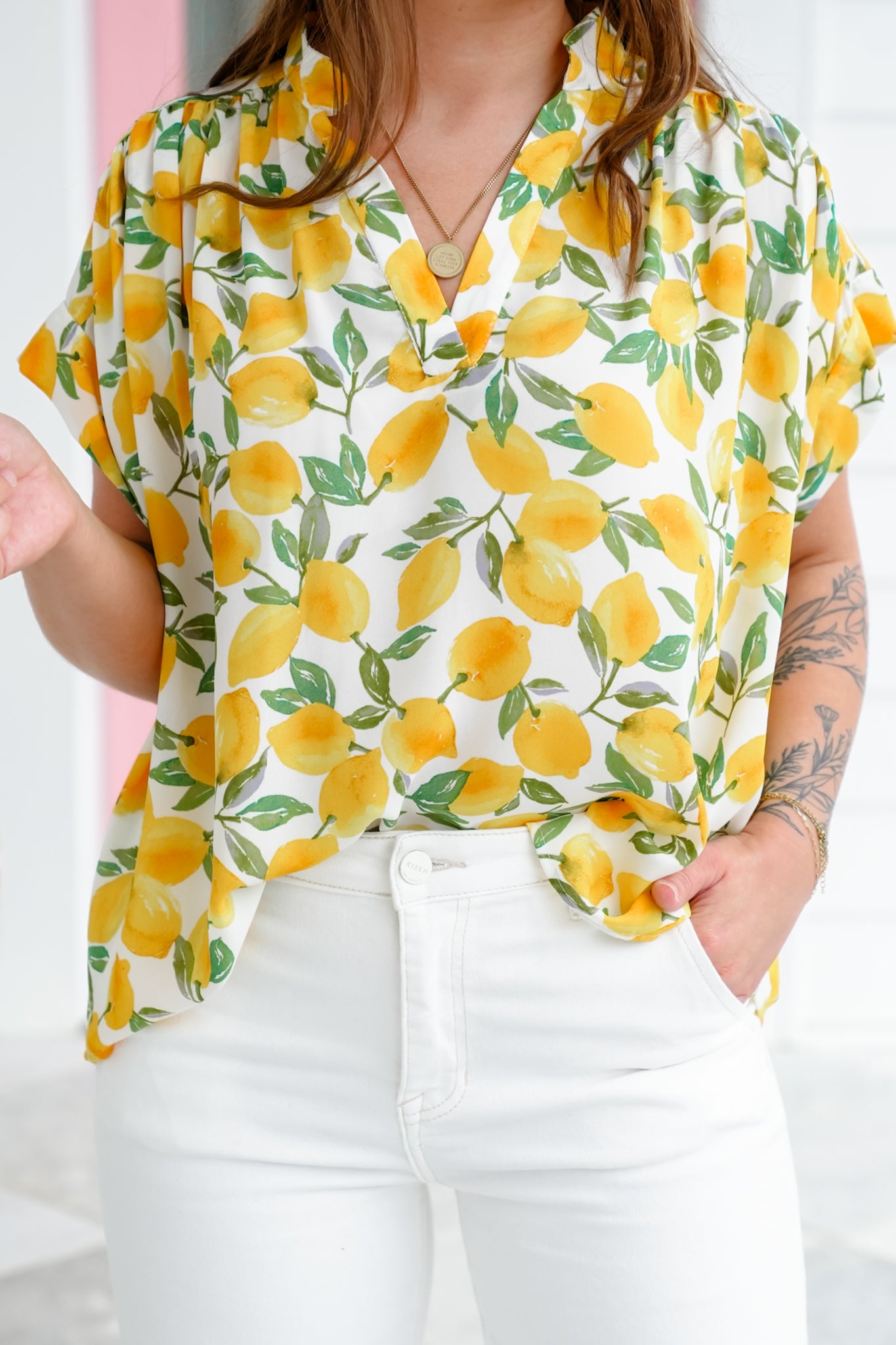 Plus/Reg Lemon Print Short Sleeve Split Neck Blouse