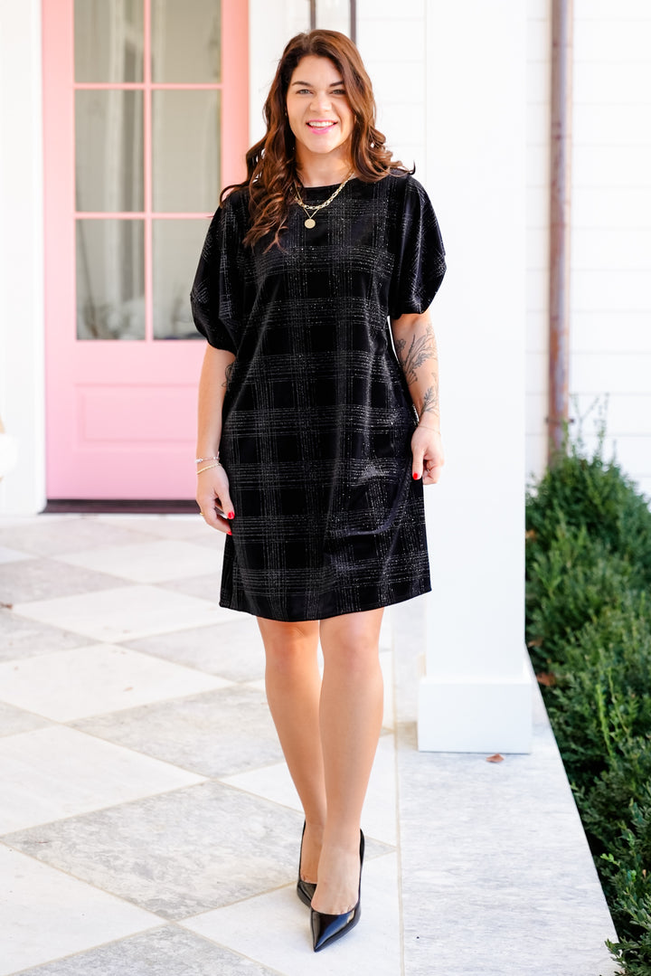 Plus/Reg Black Velvet Plaid Short Sleeve Midi Dress