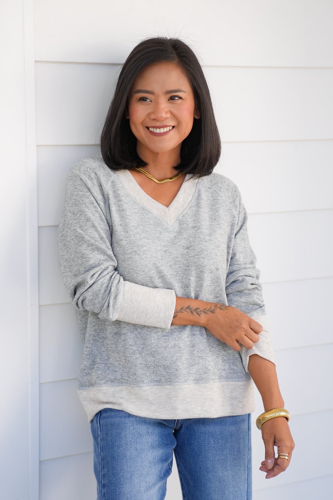 Heathered Long Sleeve V Neck Pullover Top