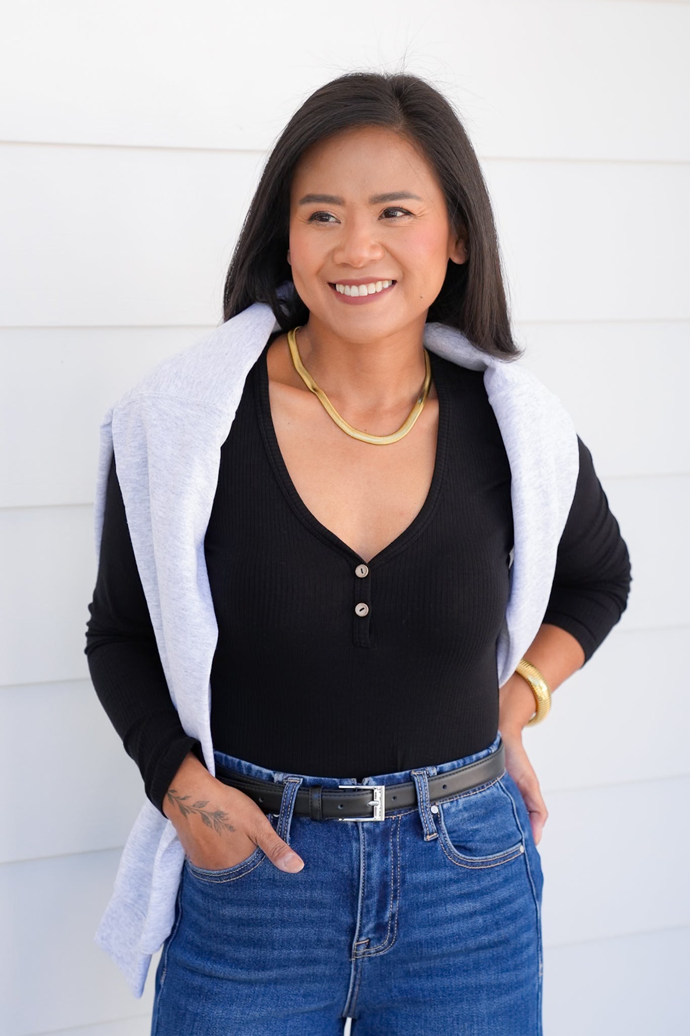 Door Buster! Plus/Reg Ribbed Knit Long Sleeve V Neck Top