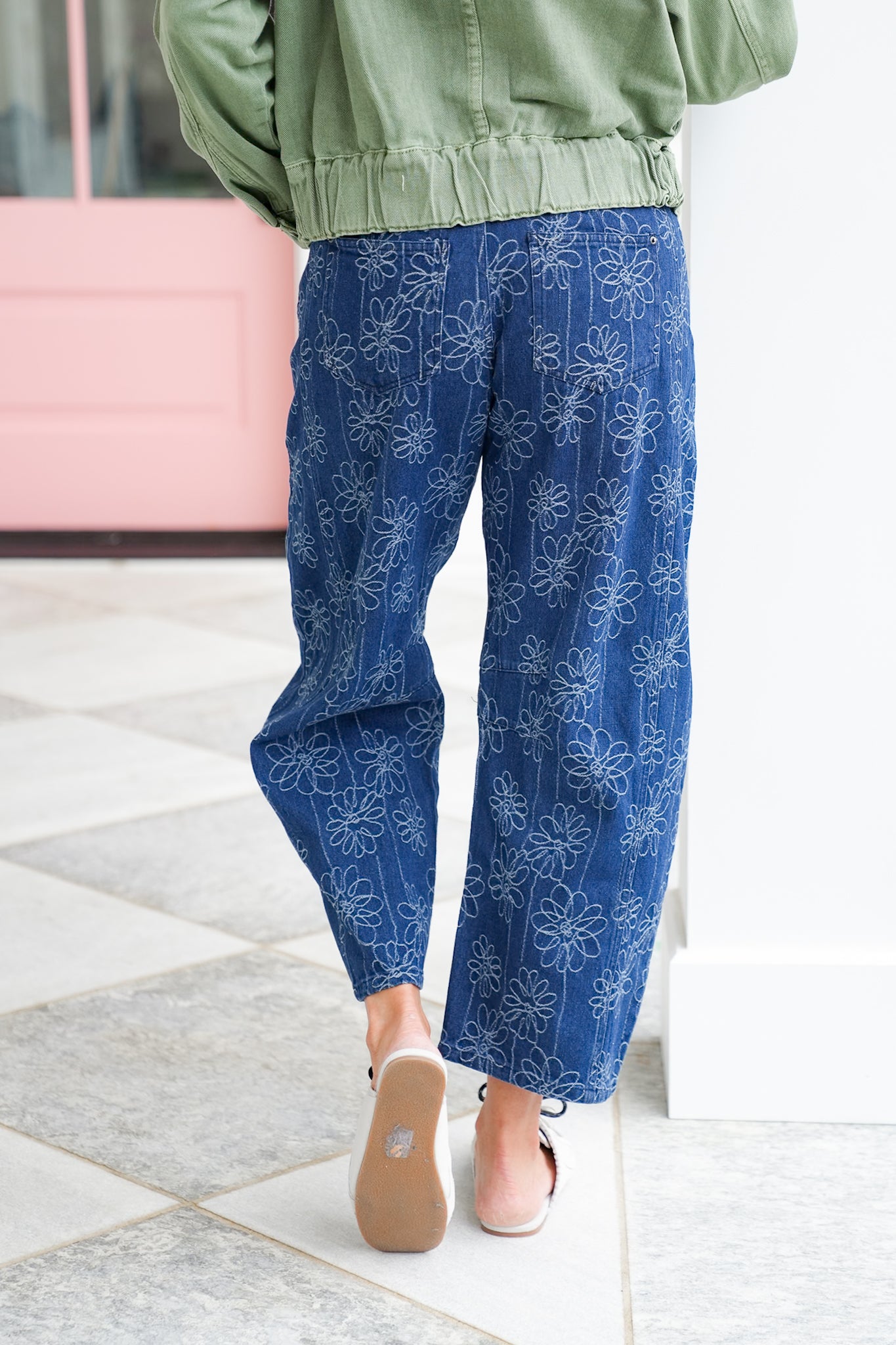 Plus/Reg Embroidered Floral High Waist Barrel Jeans