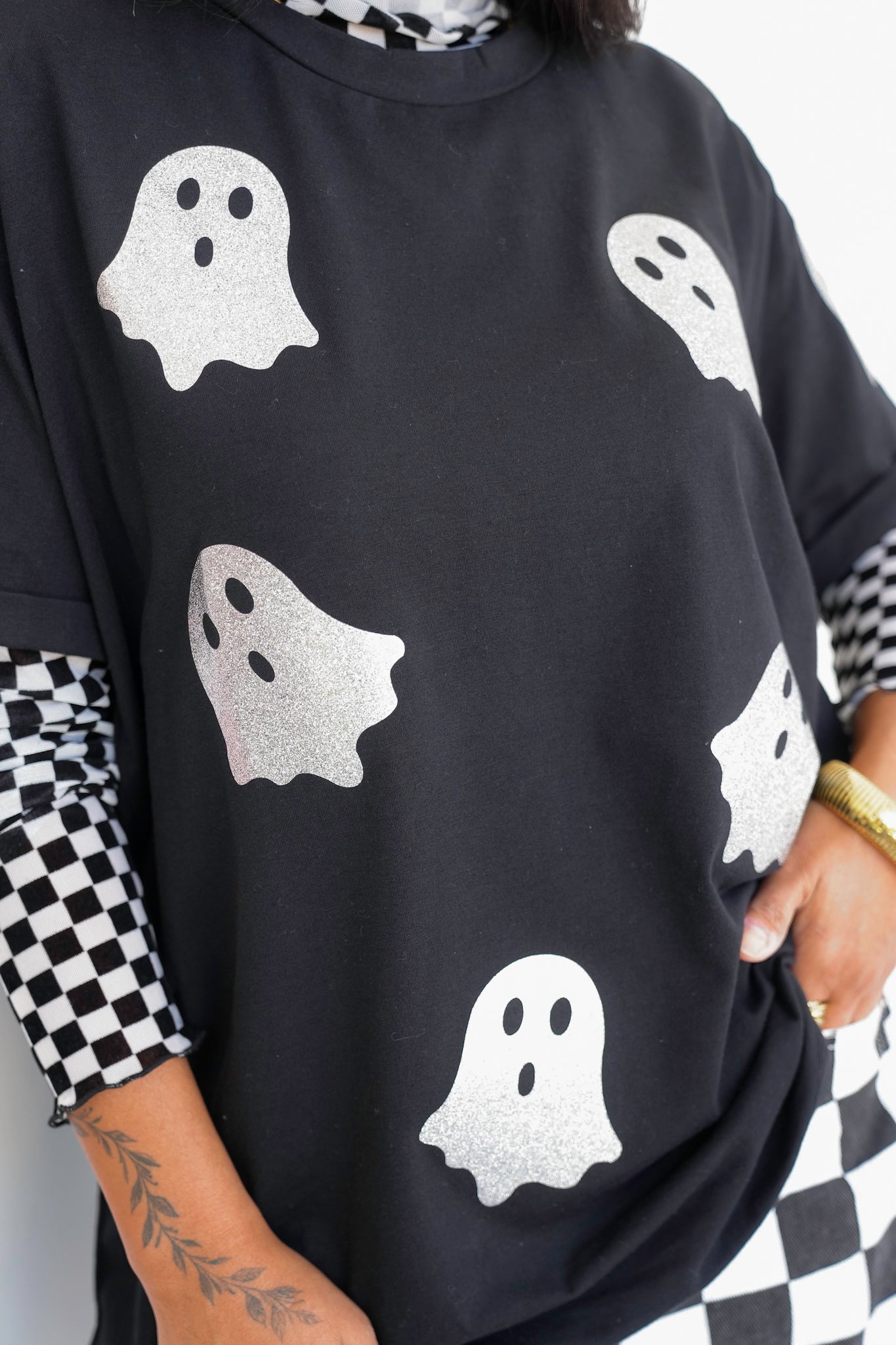 Plus/Reg Short Sleeve Glitter Ghosts Top