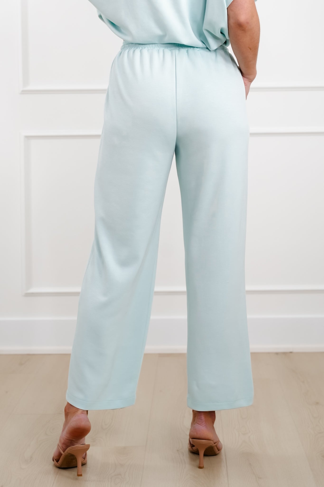 Solid Elastic Waist Pants with Side Pockets