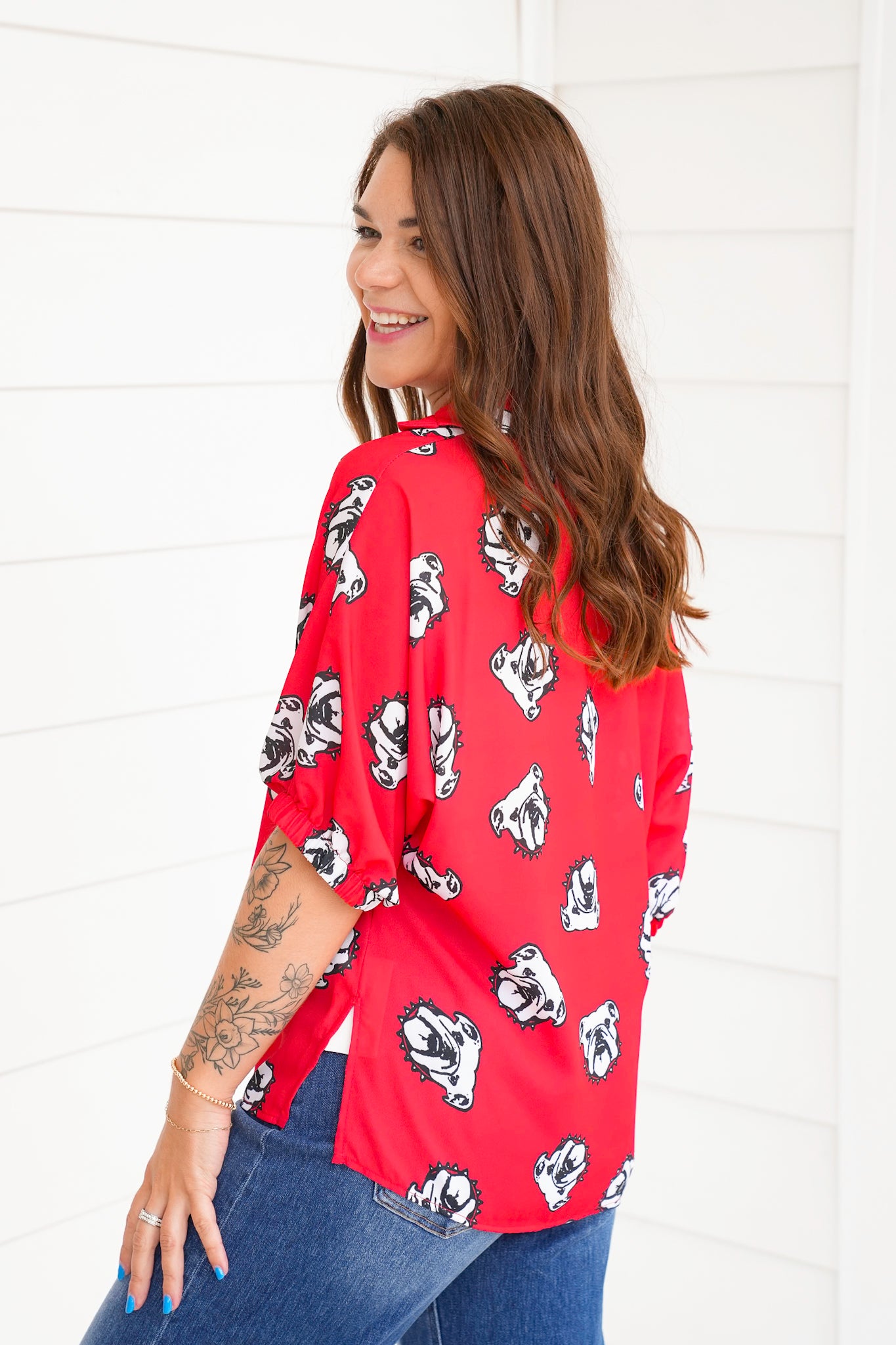 Plus/Reg Bulldog Print Short Sleeve V Neck Blouse