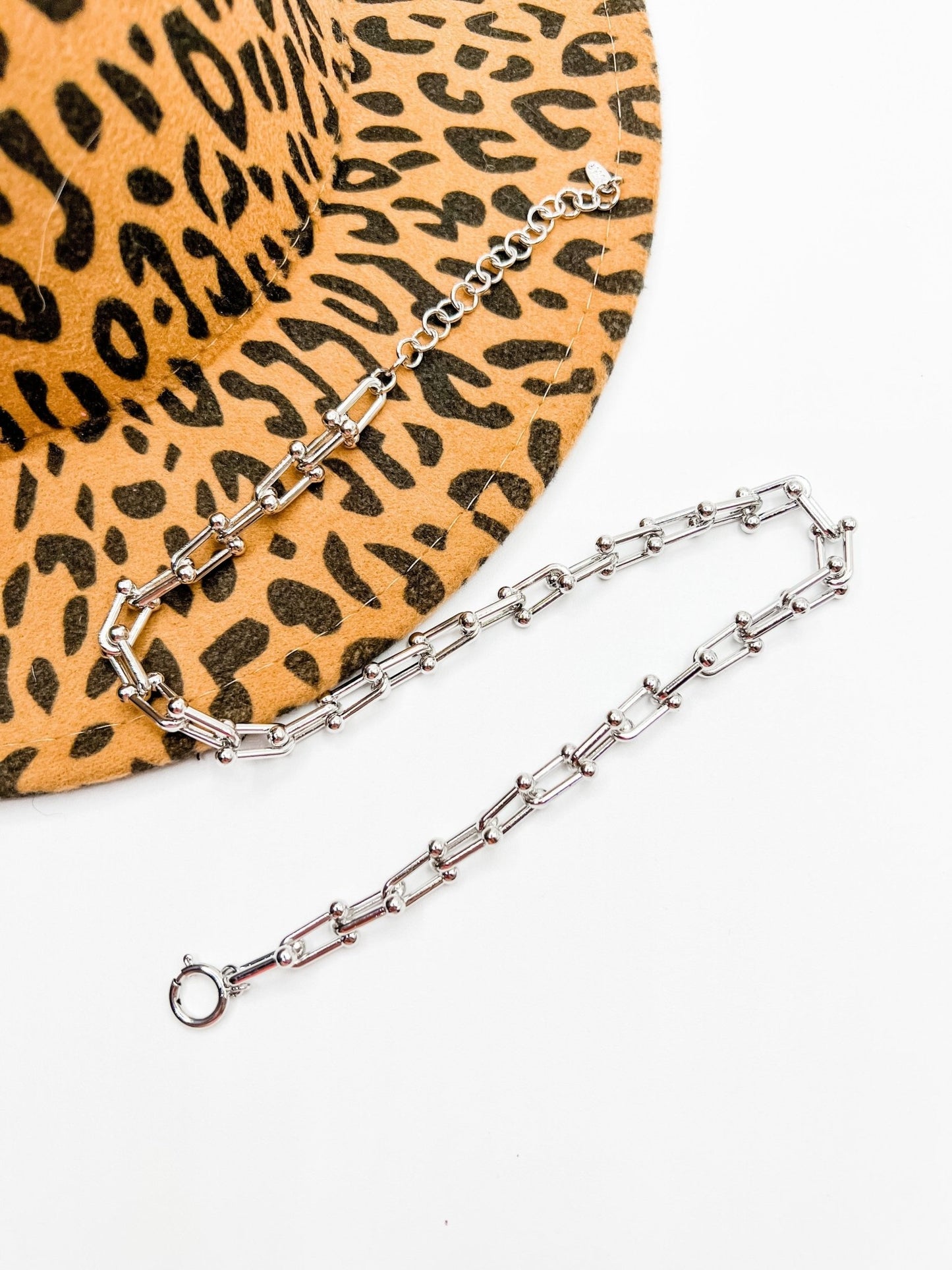 VH Ruth Silver Figaro Oval Chain Link Necklace - Freckled Poppy