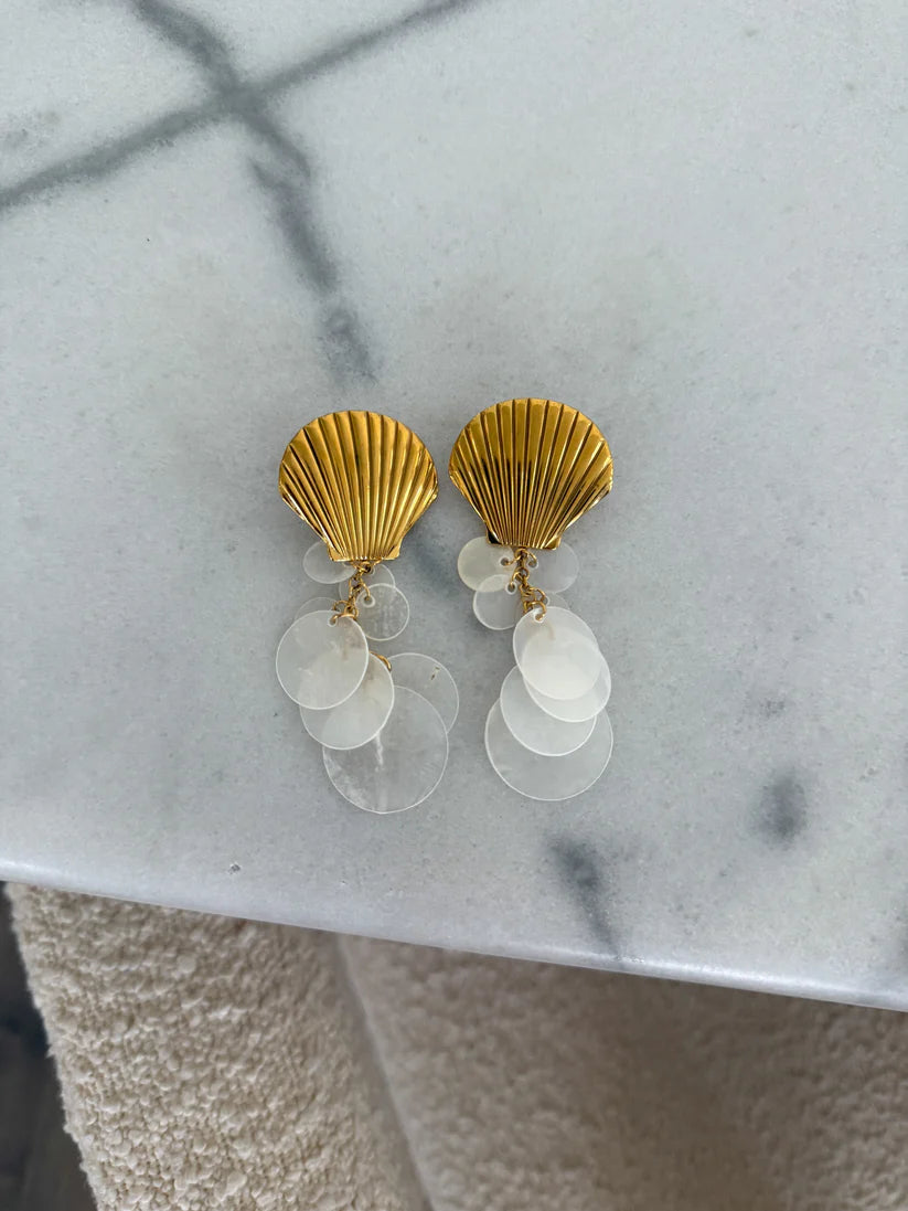 Chansutt Pearls Pearl Seashell Earrings