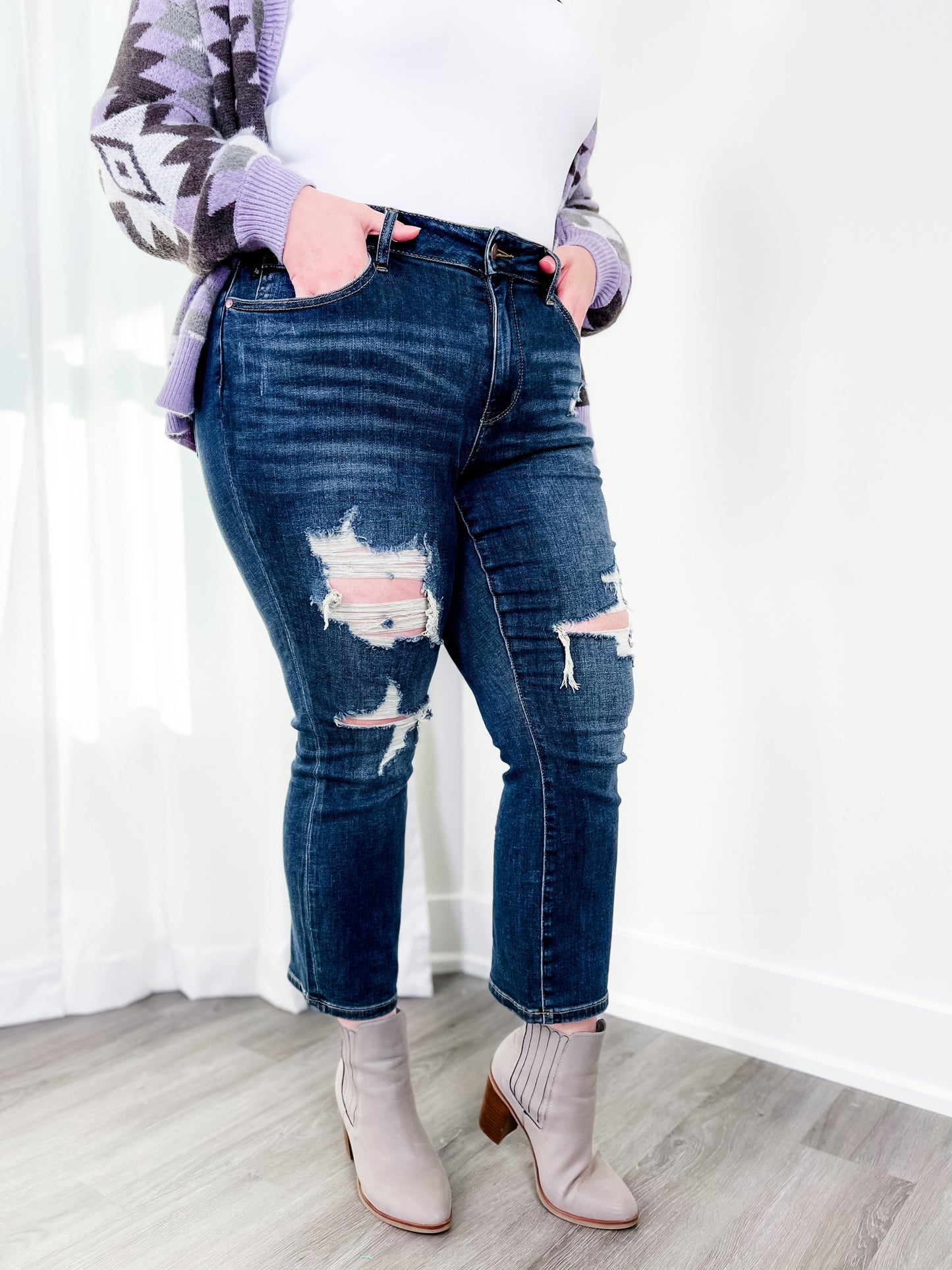 Judy Blue Dark Wash Mid Rise Distressed Cropped Straight Leg Jeans