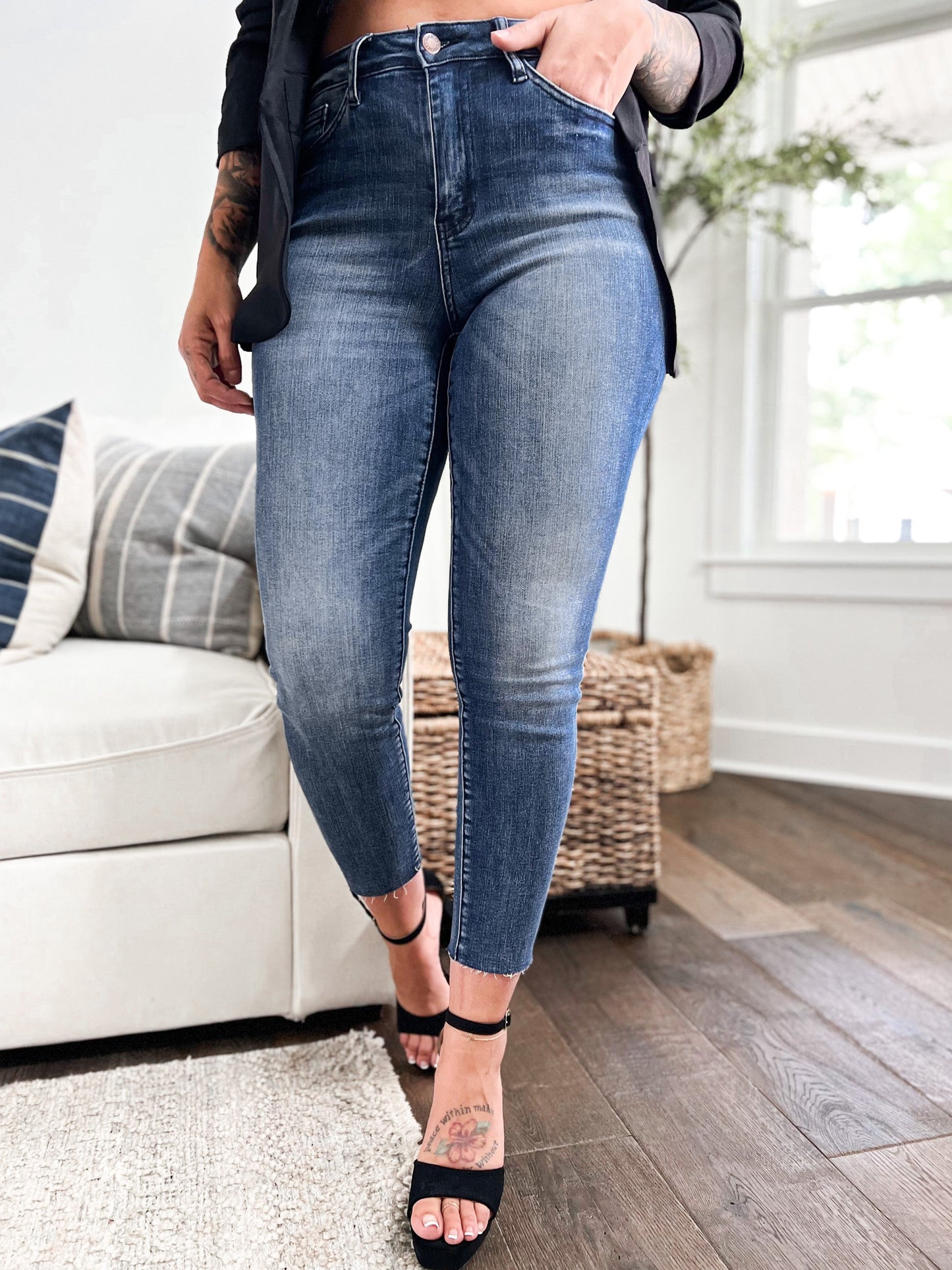 Judy Blue Material Girl Contrast Wash Relaxed Fit Jeans