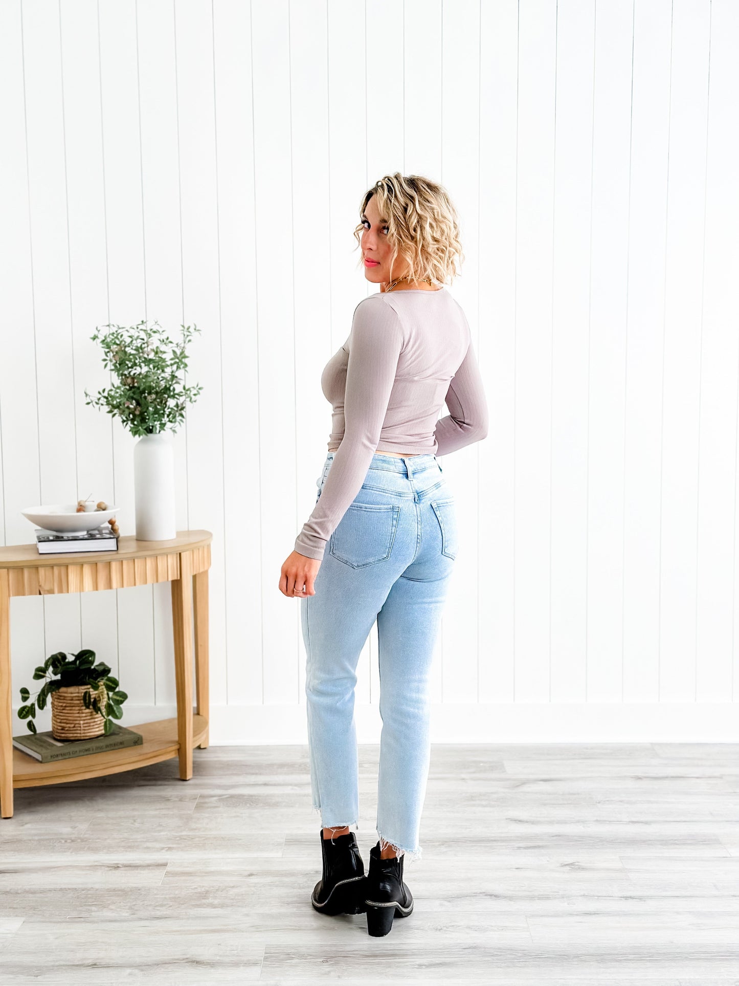 Lovervet High Rise Light Wash Slim Straight Leg Jeans