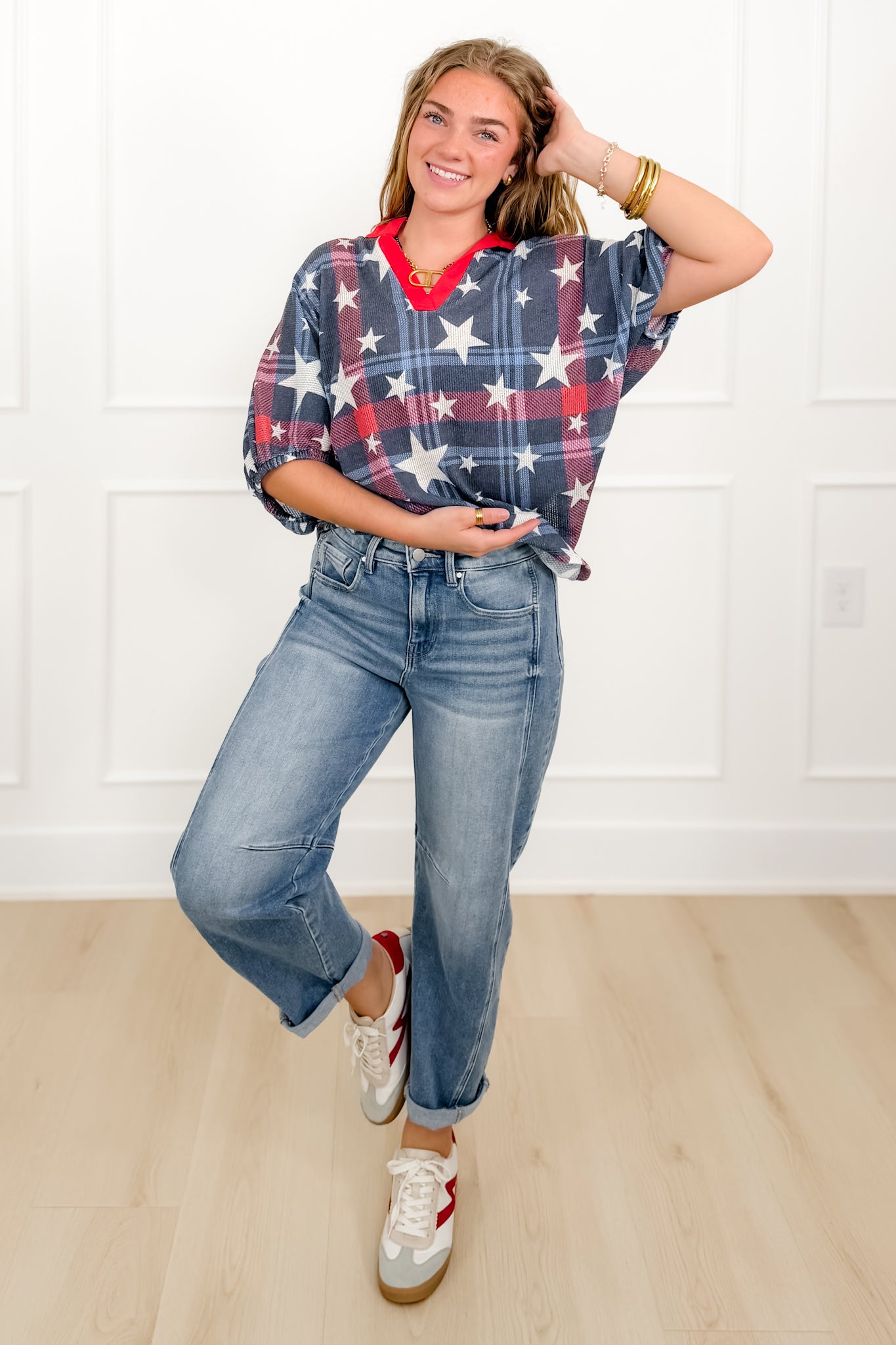 Plus/Reg Star Print Short Sleeve V Neck Top