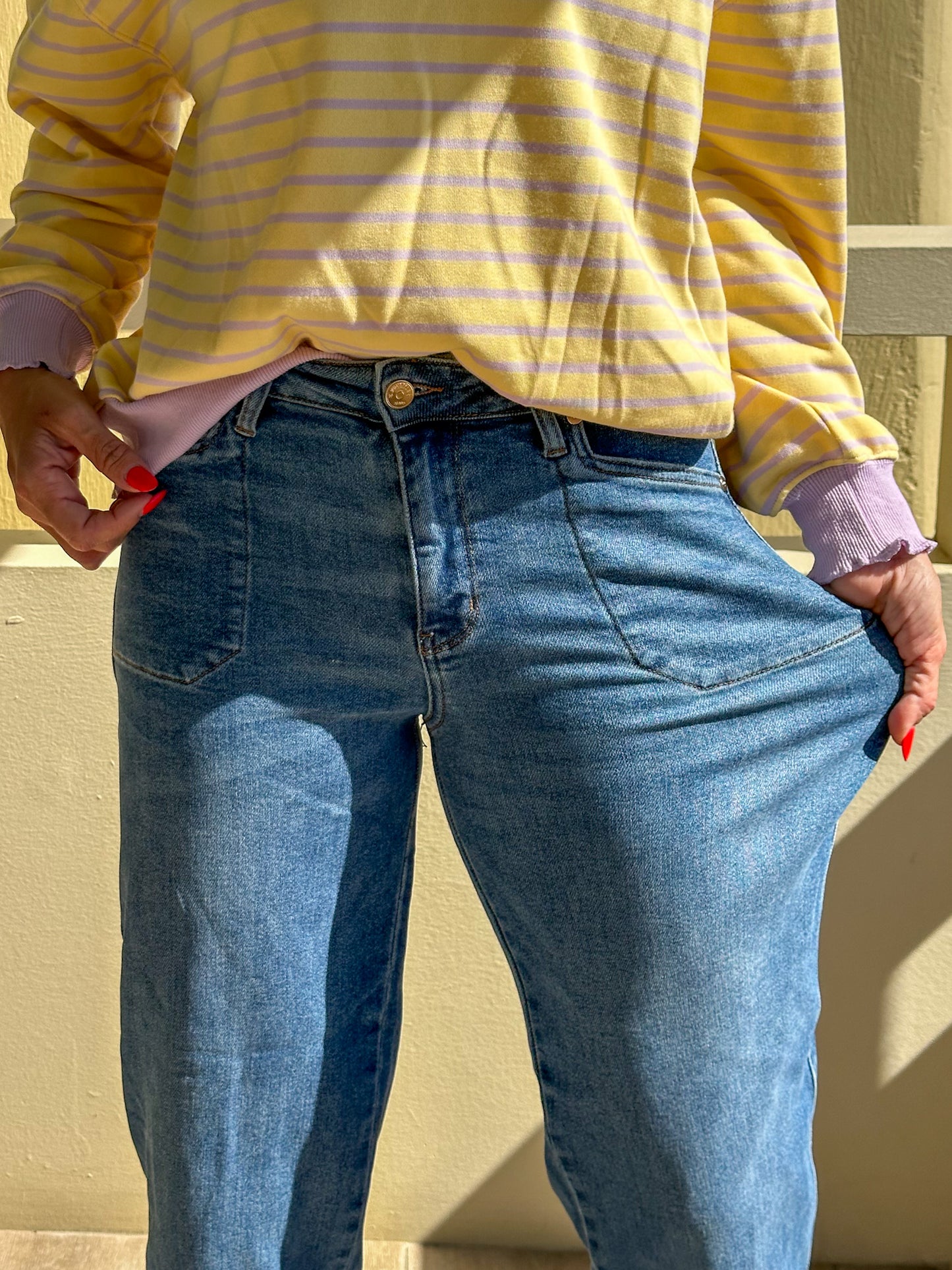 Judy Blue High Rise Medium Wash Soft Barrel Jeans with Square Pockets
