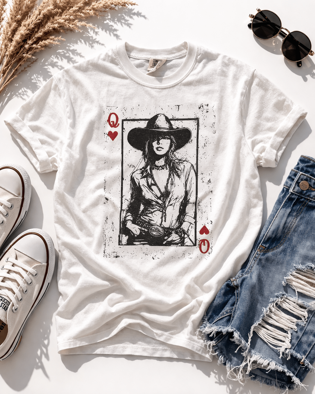 Plus/Reg Short Sleeve Queen of Hearts Graphic Tee - Freckled Poppy