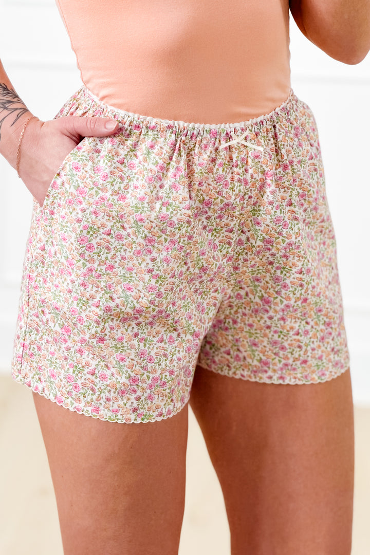 Floral Print Elastic Waist Shorts with Side Pockets