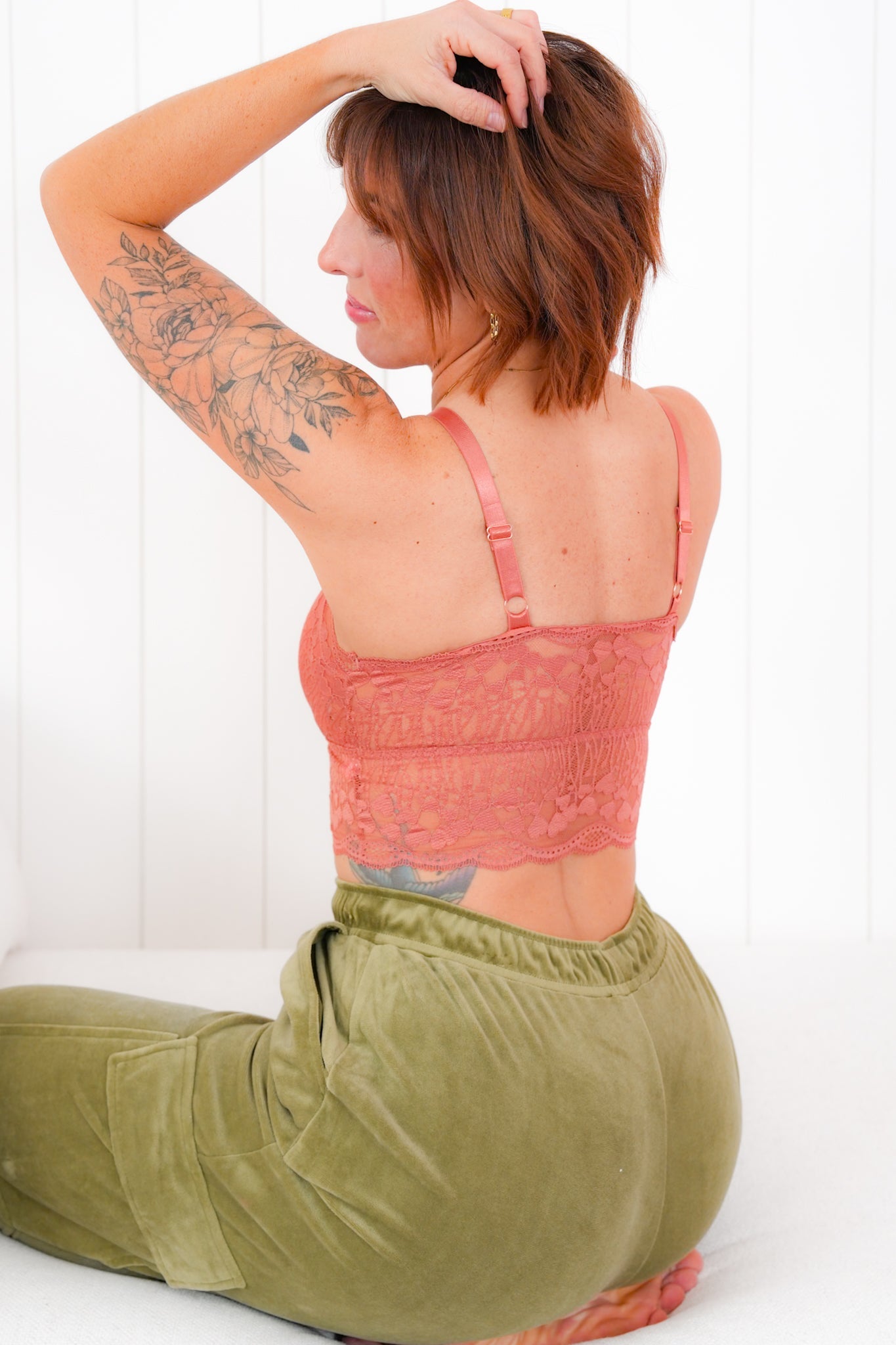 Plus/Reg Lace Bralette With Criss Cross Detail