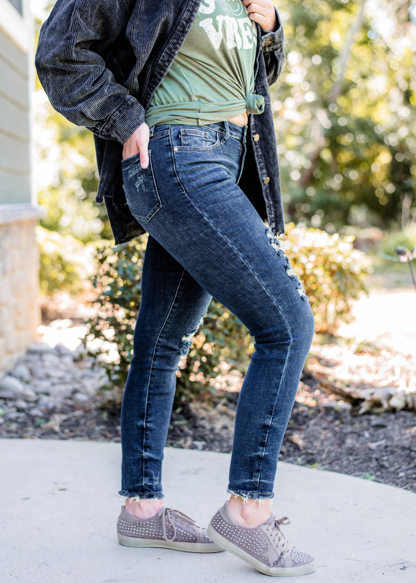 Judy Blue Dark Wash Distressed Relaxed Fit Jeans