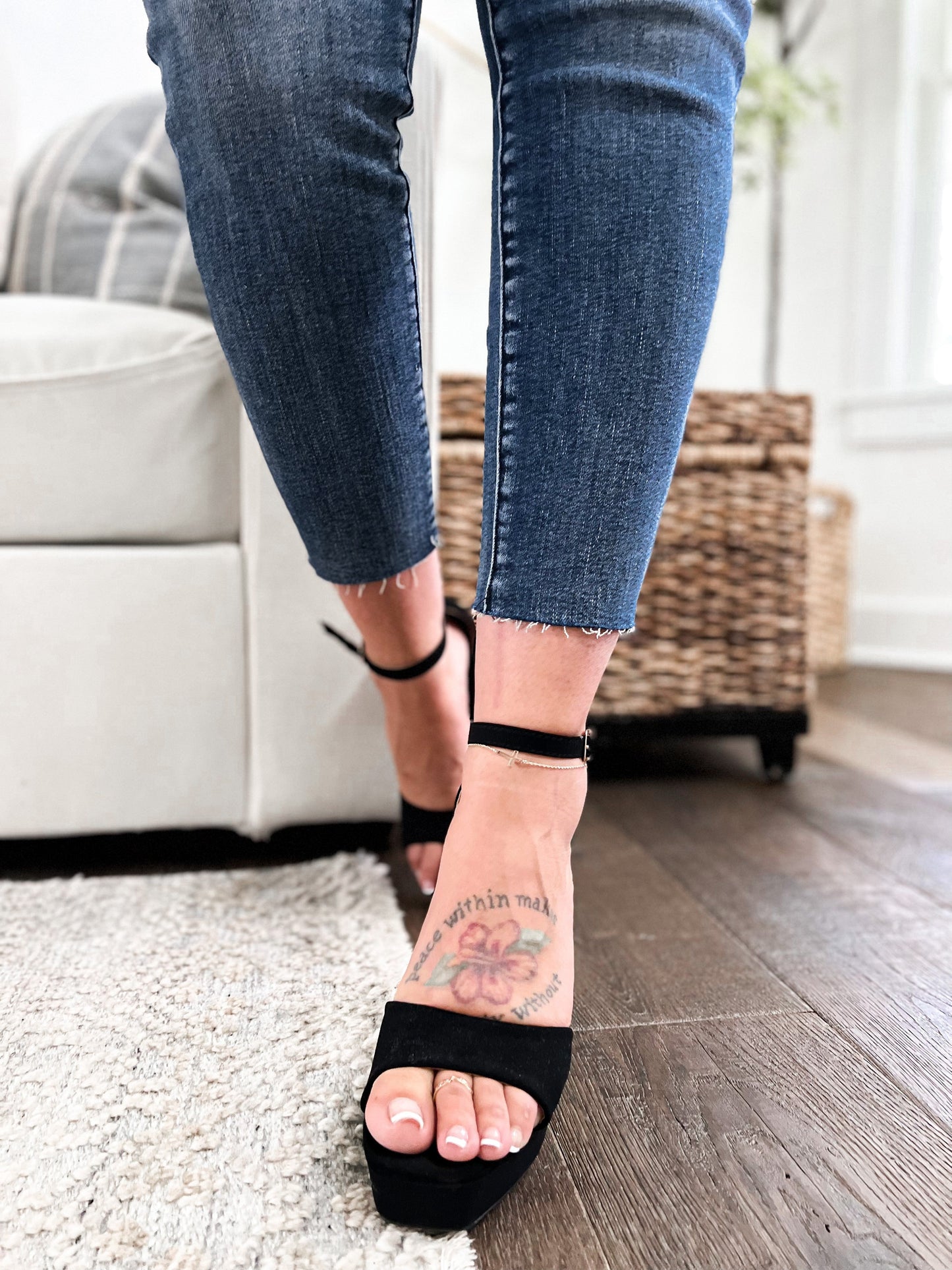 Judy Blue Material Girl Contrast Wash Relaxed Fit Jeans