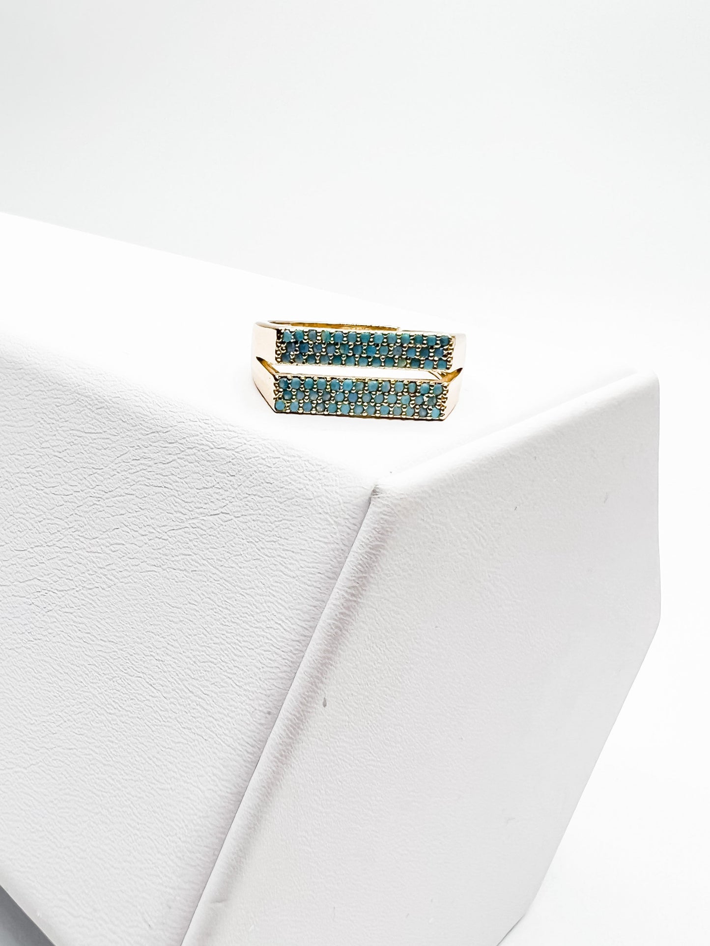 VH Giovanna Blue Rhinestone Gold Ring