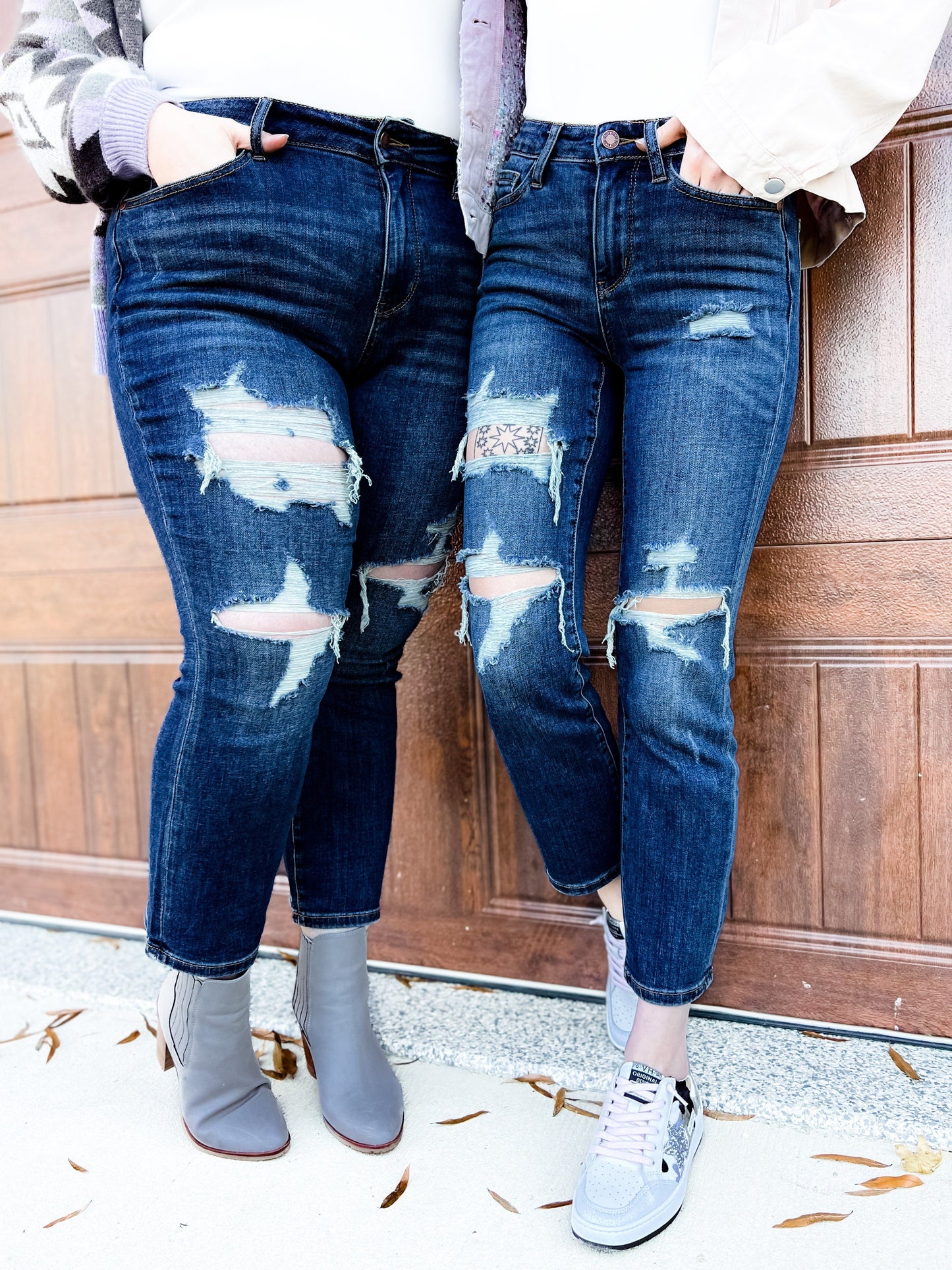 Judy Blue Dark Wash Mid Rise Distressed Cropped Straight Leg Jeans