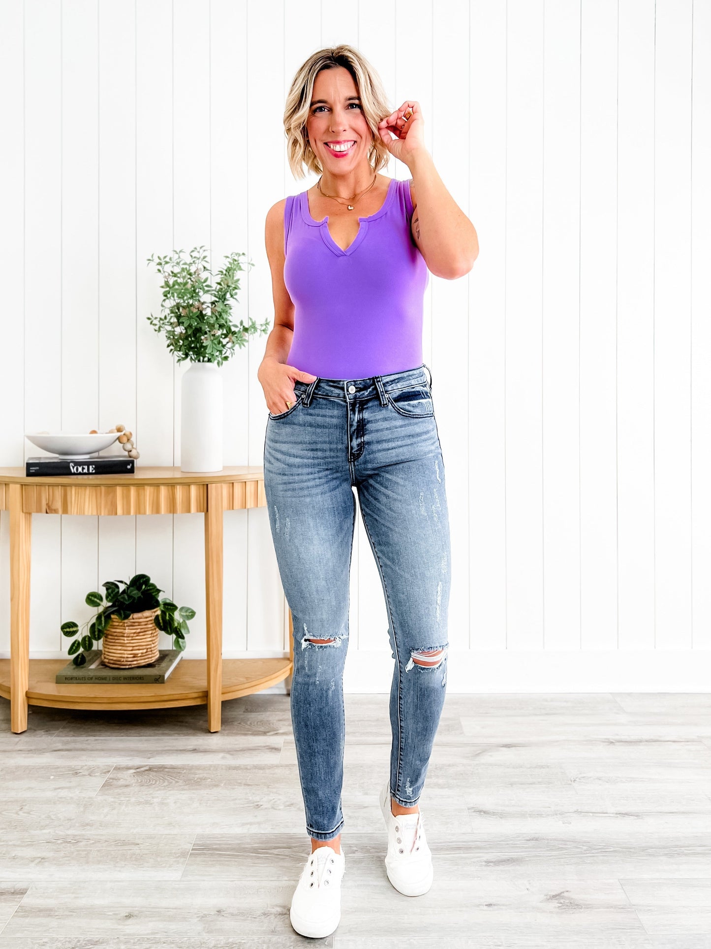 KanCan Medium Wash Knee Distressed Skinny Jeans