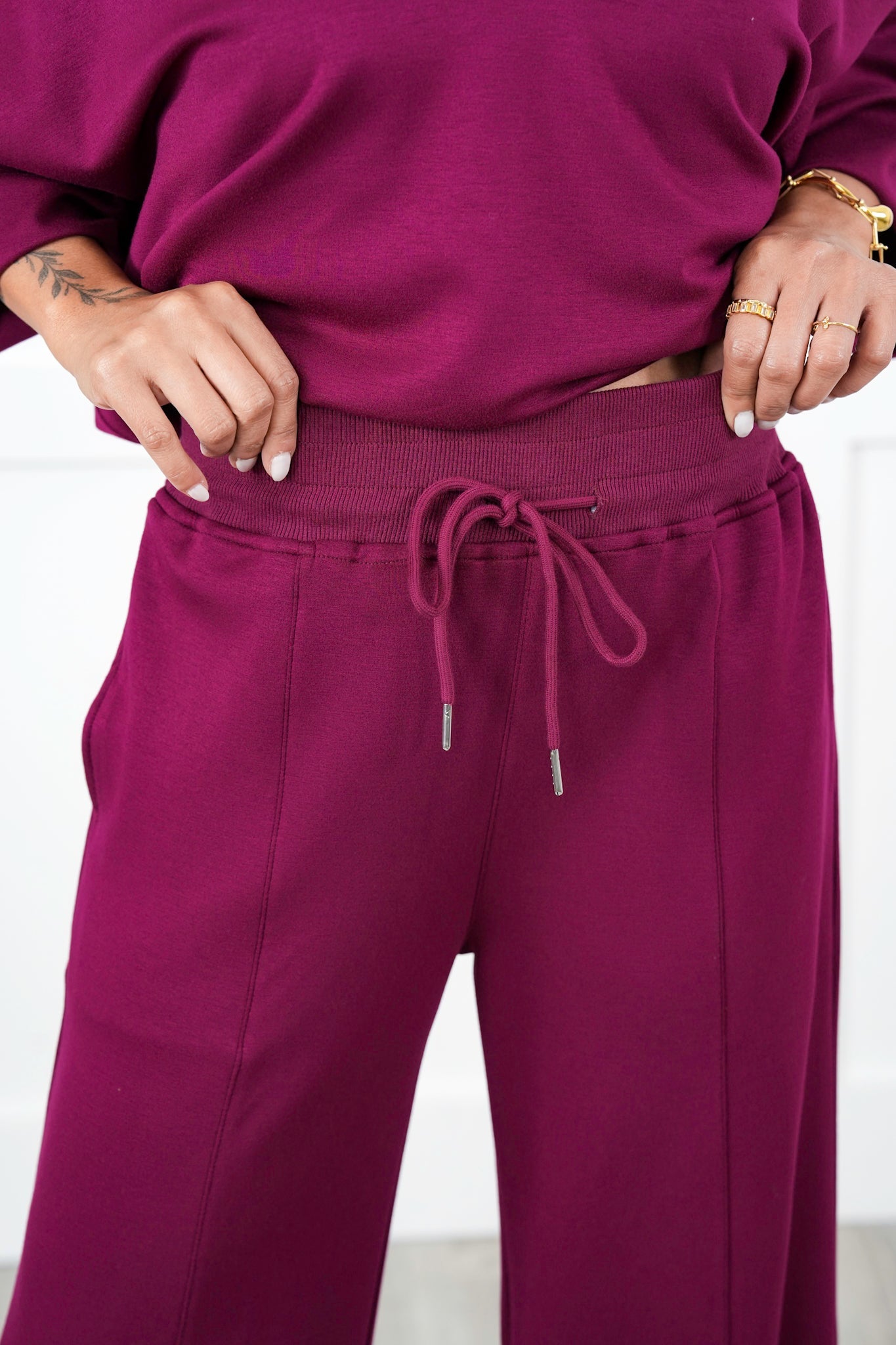 Plus/Reg Solid Soft Knit Elastic Waist Relaxed Pants with Side Pockets