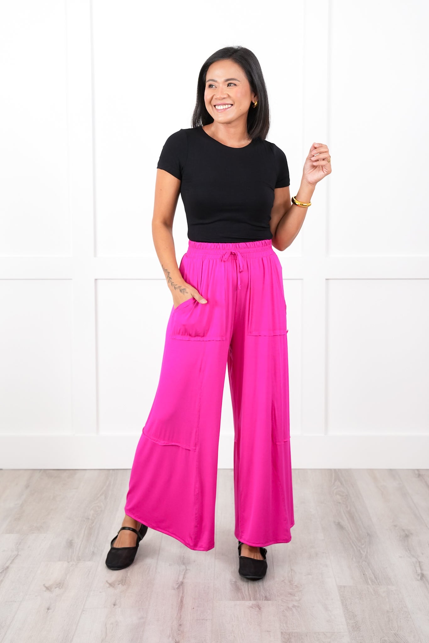 Plus/Reg Solid Elastic Waist Wide Leg Pants