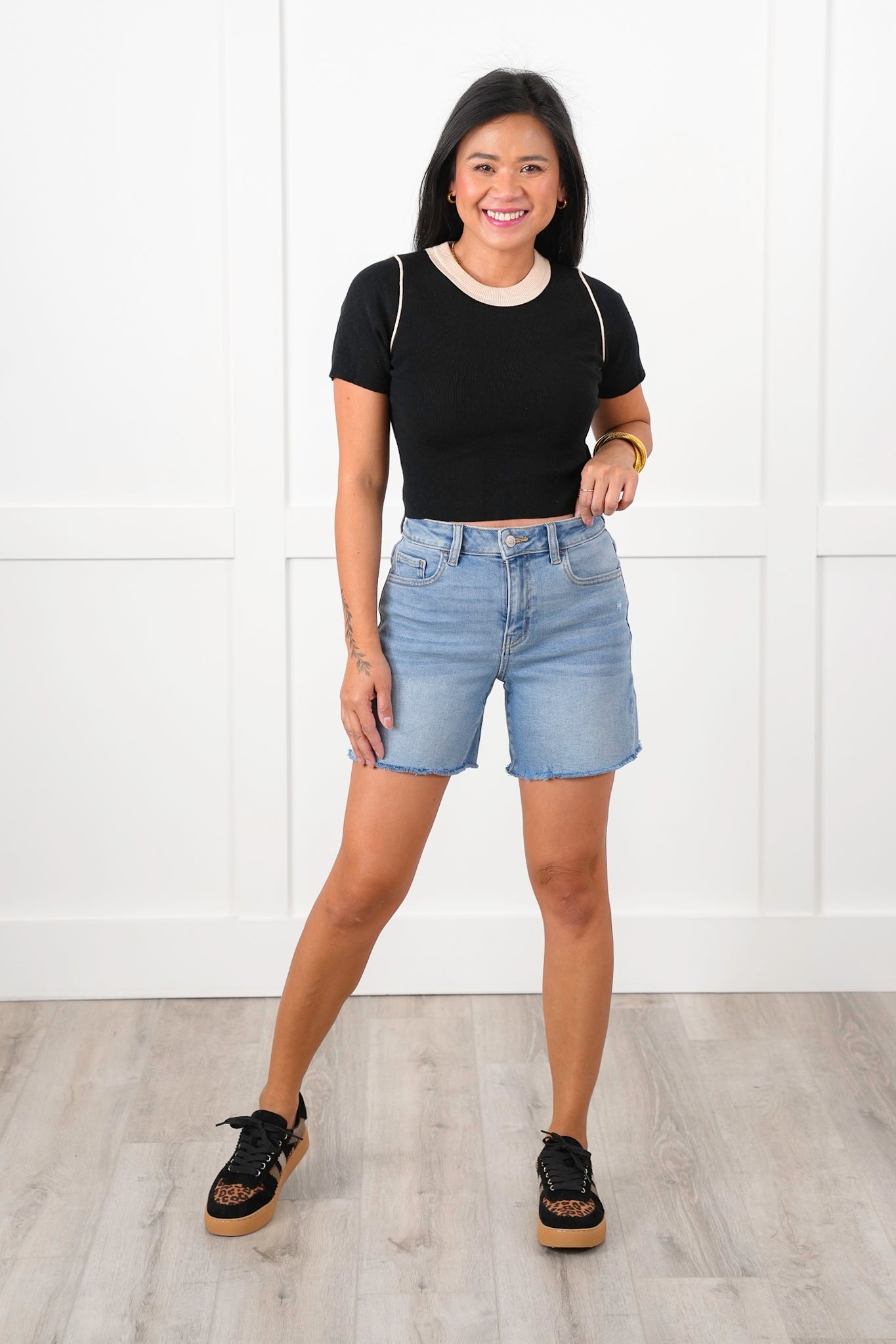 Door Buster! Zenana Light Wash Raw Hem Denim Shorts