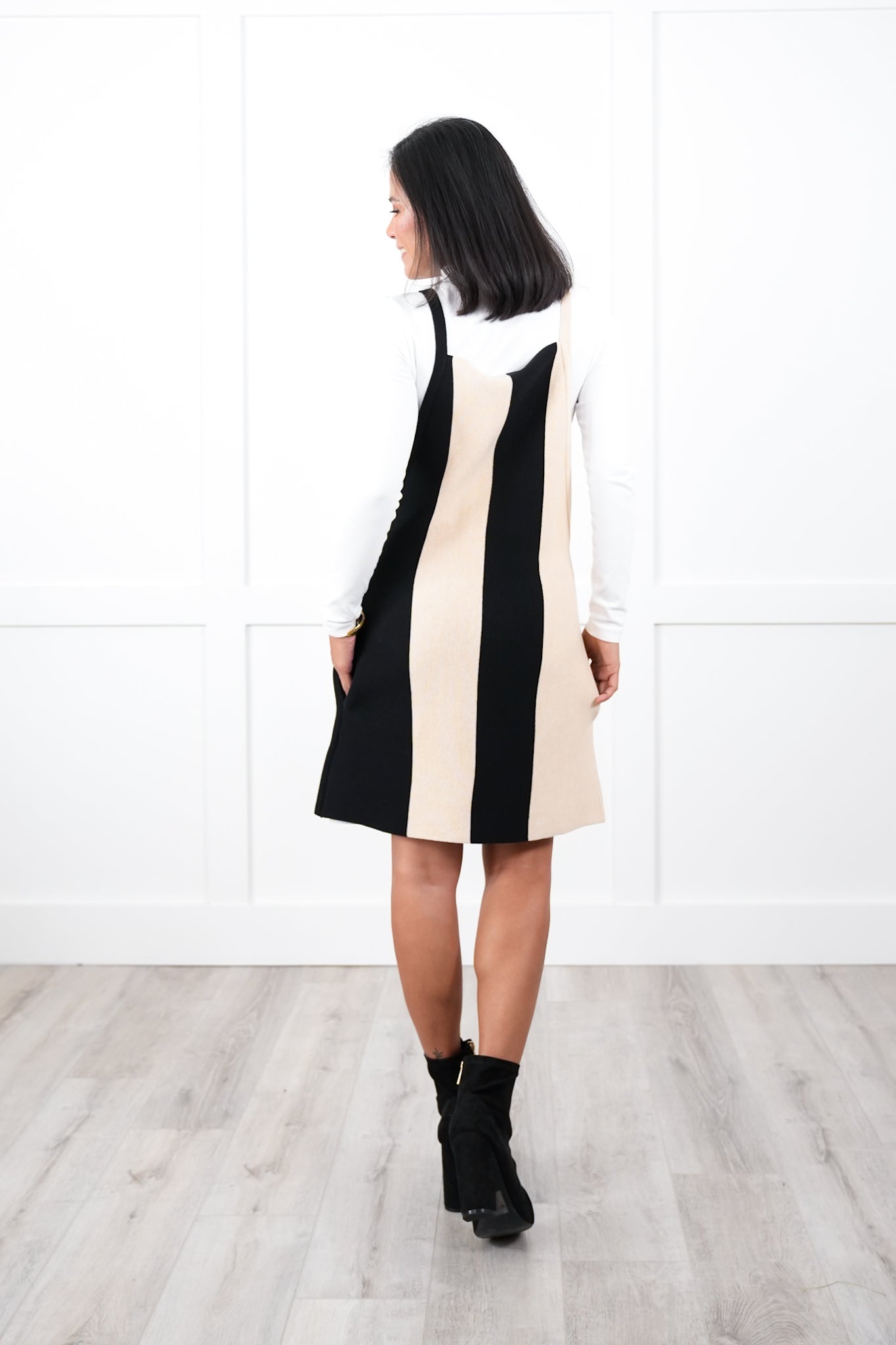 Stripe Sleeveless Knit Sweater Dress with Pockets
