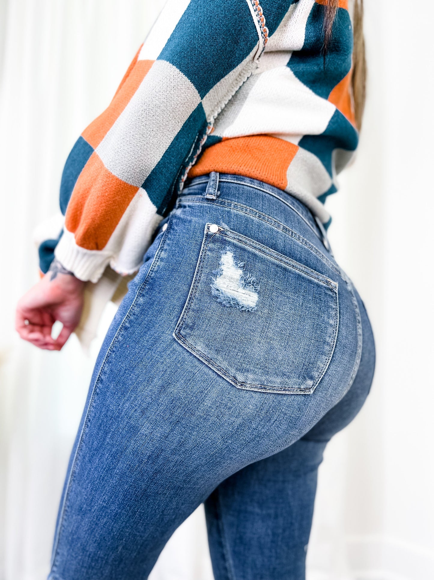 Judy Blue Tulip Hem Medium Wash Skinny Jeans with Frayed Hem