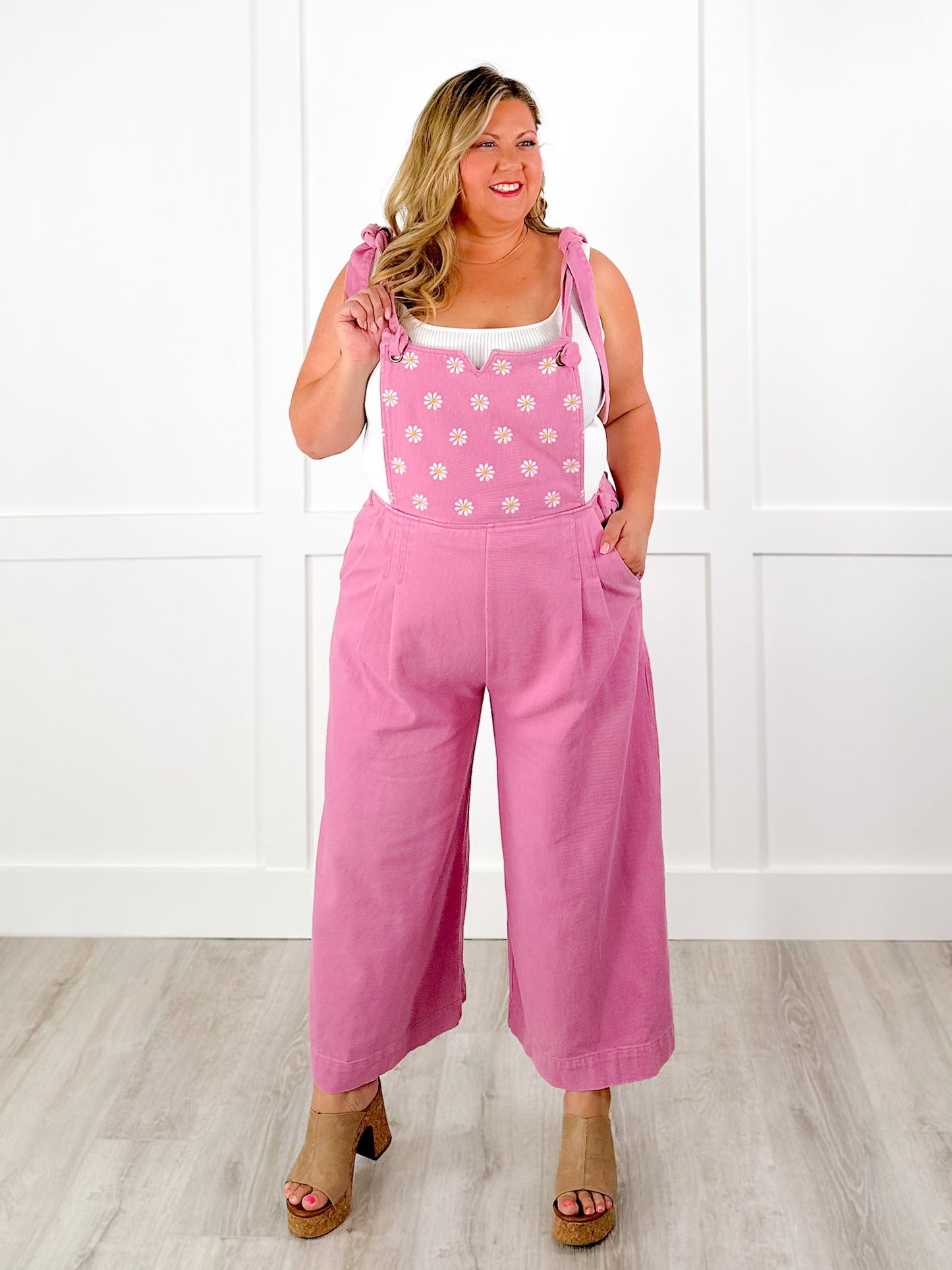 Plus/Reg Pink Wide Leg Overalls With Daisy Embroidered Detail
