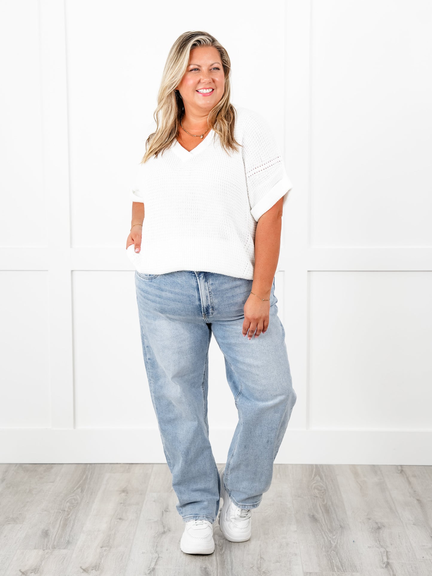 Lovervet Give Her a Try Light Wash Barrel Jeans