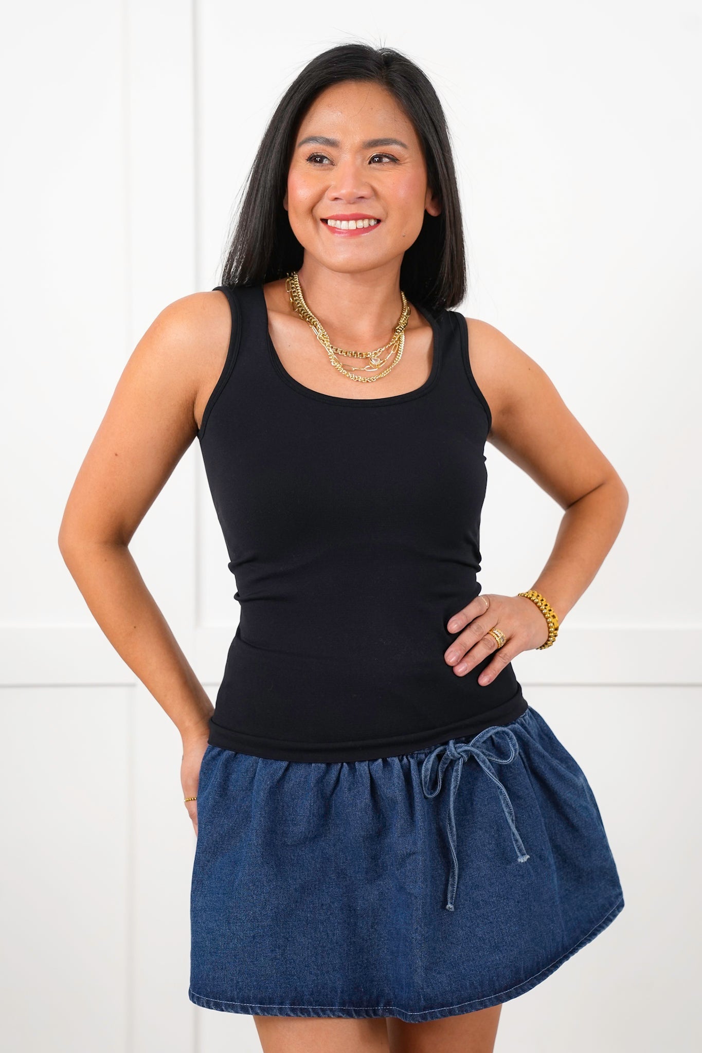 Door Buster! Plus/Reg Solid Sleeveless Scoop Neckline Tank Top