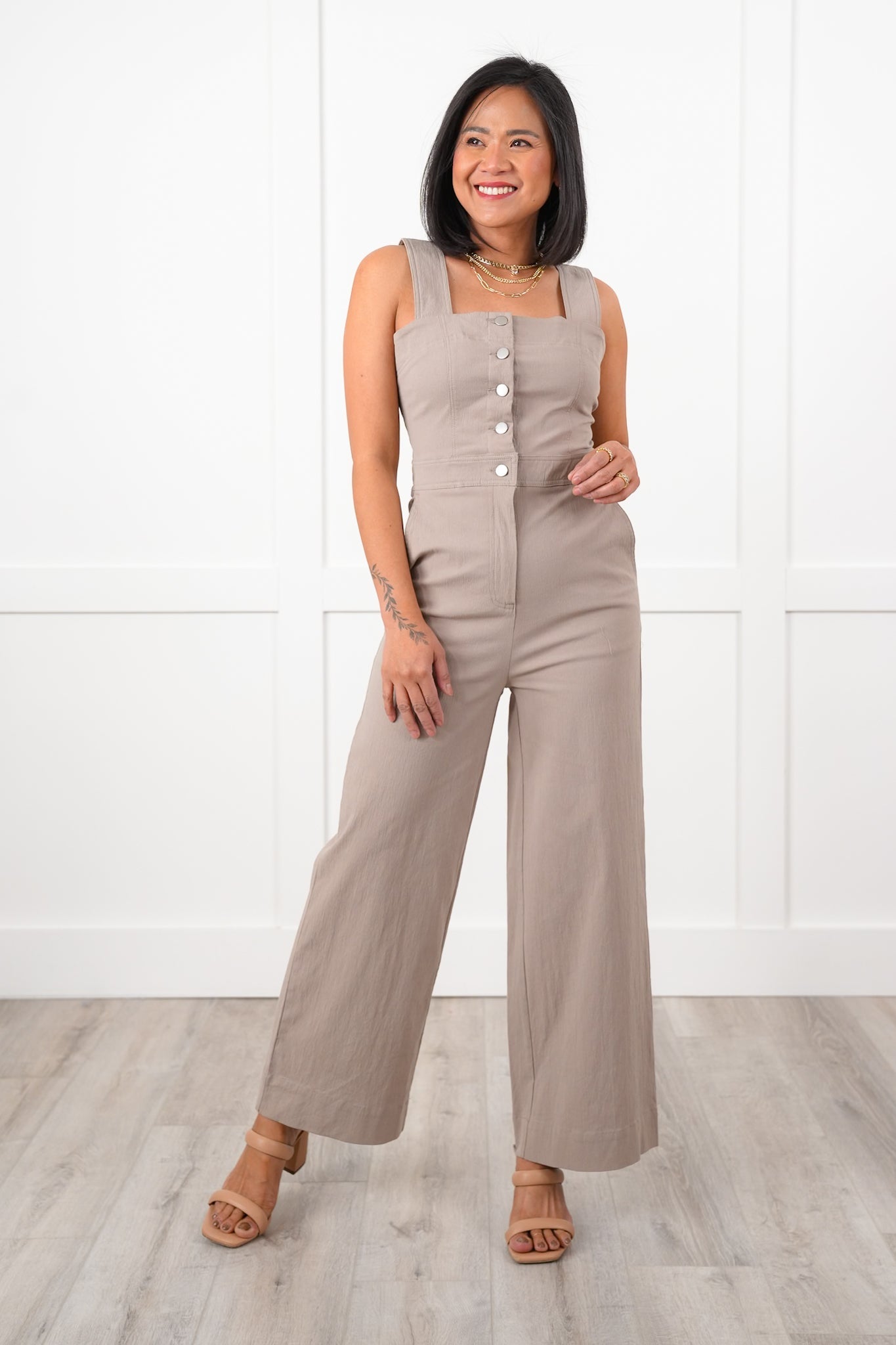 Plus/Reg Sleeveless Button Up Jumpsuit with Side Pockets