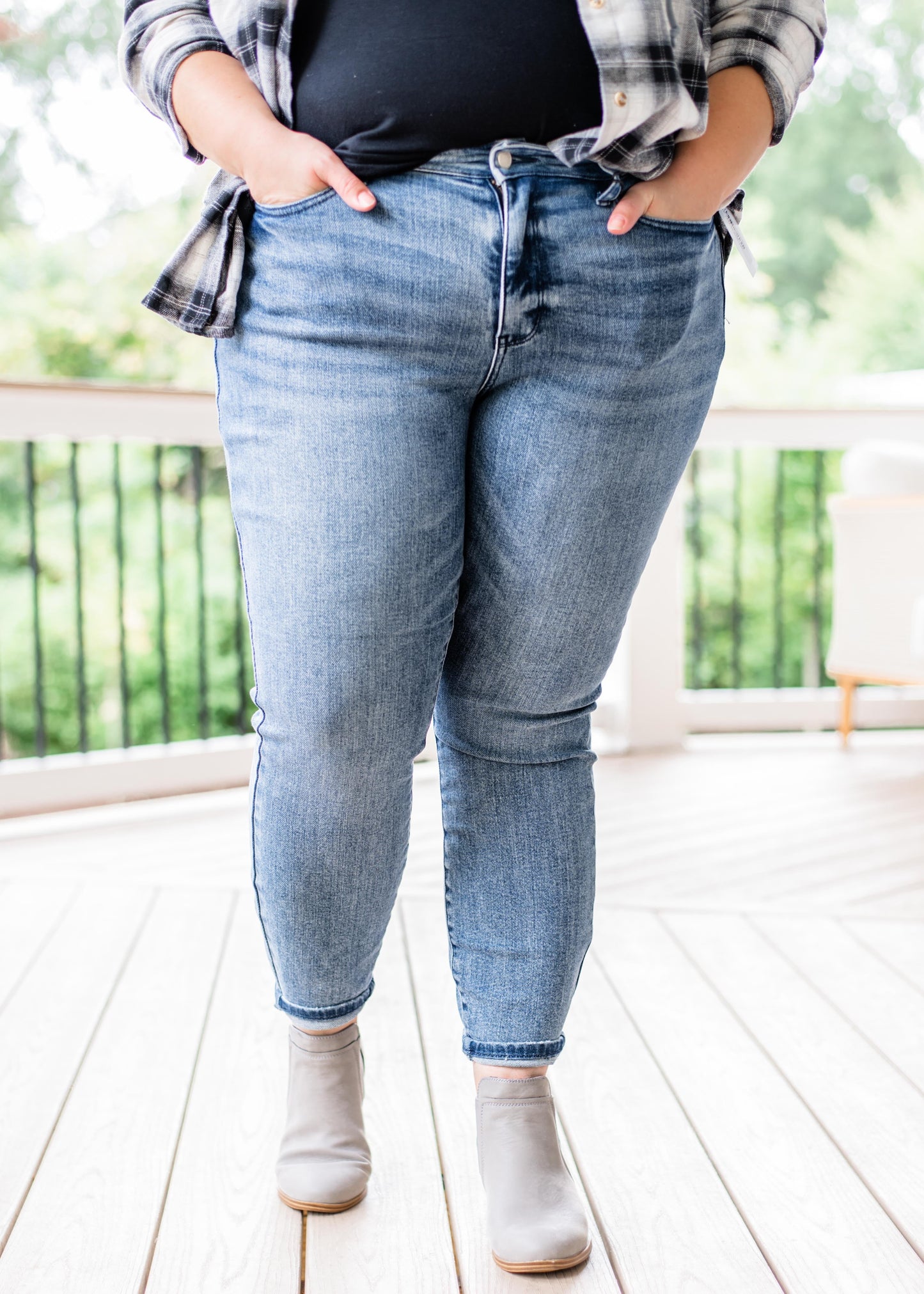 Judy Blue Non Distressed Relaxed Fit Jeans