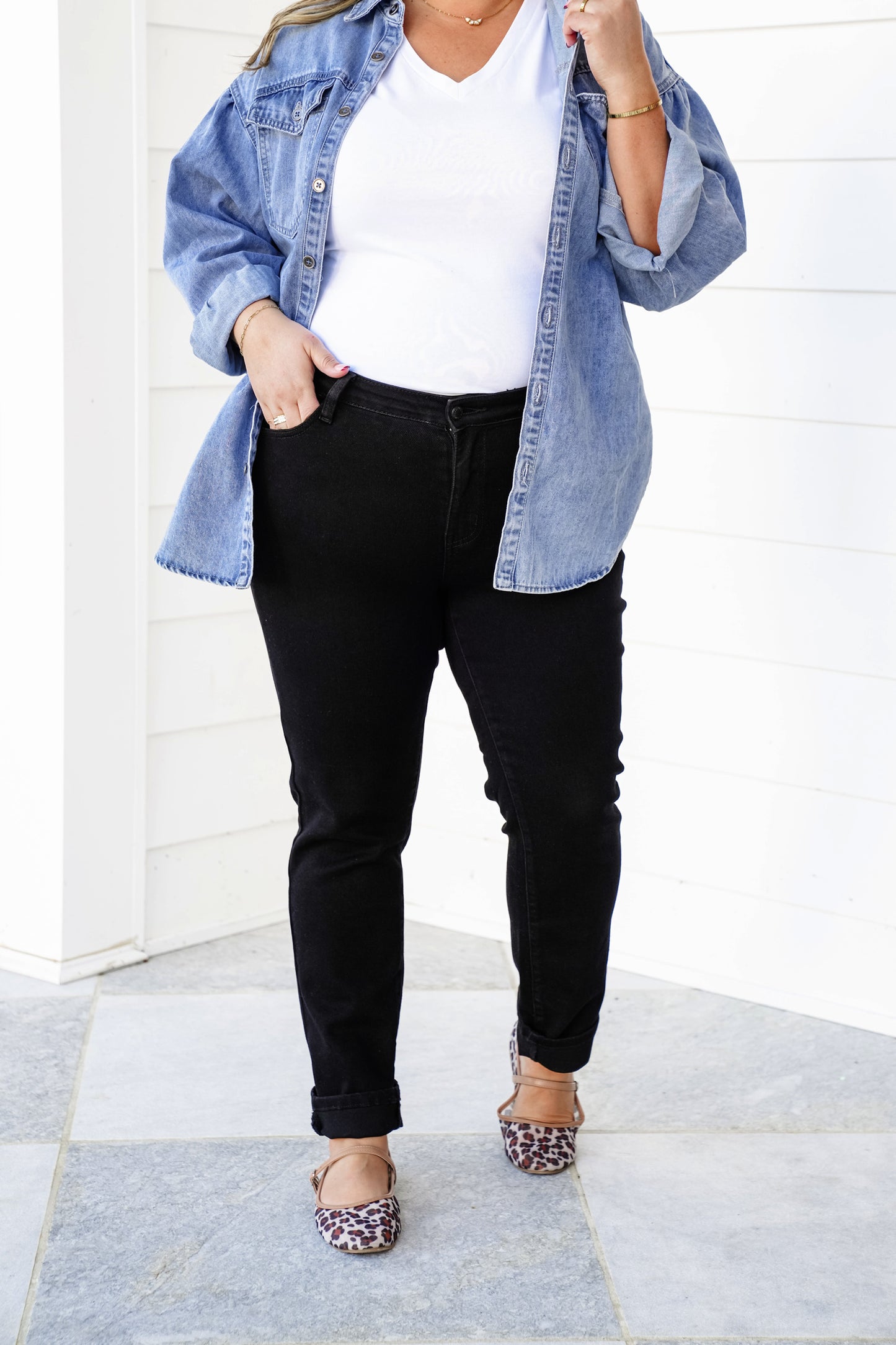 Judy Blue Black Beauty Mid Rise Black Non distressed Slim Fit Jeans