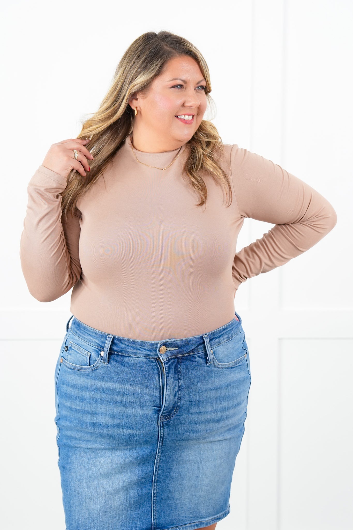 Plus/Reg Solid Knit Long Sleeve Round Neck Top