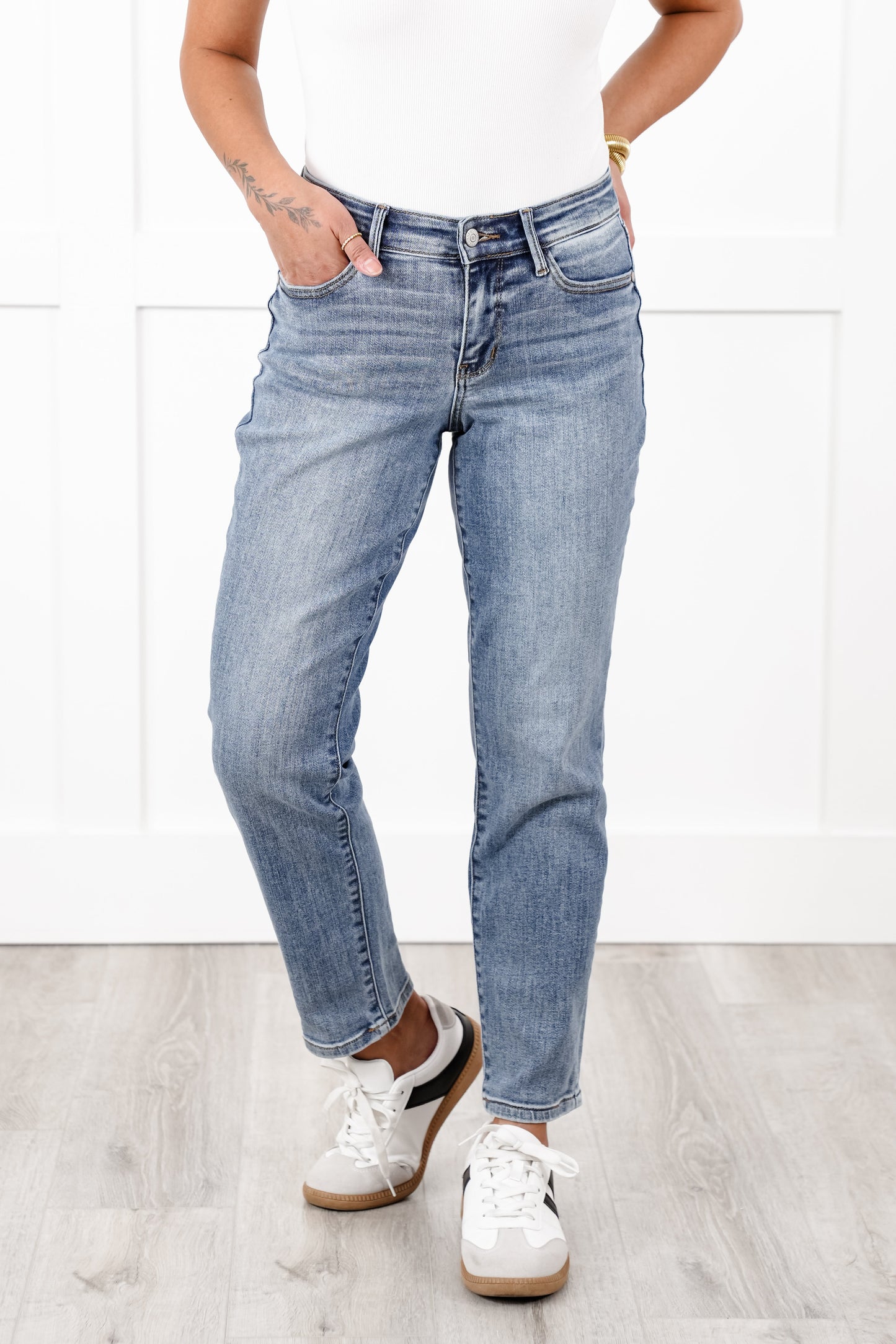 Judy Blue Mid Rise Medium Vintage Wash Slim Fit Jeans with Cell Phone Pocket