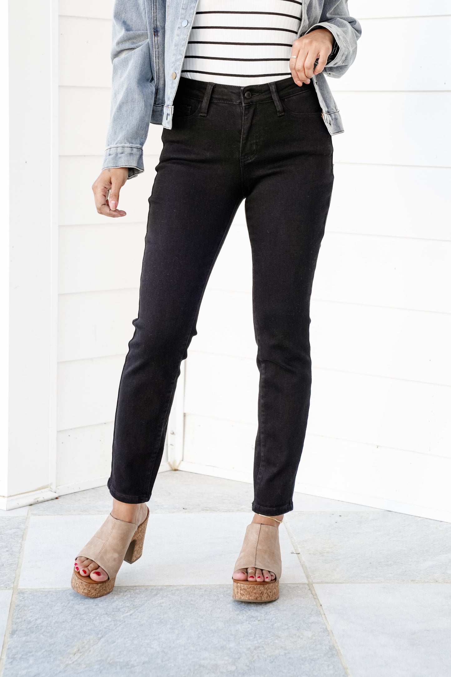 Judy Blue Black Beauty Mid Rise Black Non distressed Slim Fit Jeans