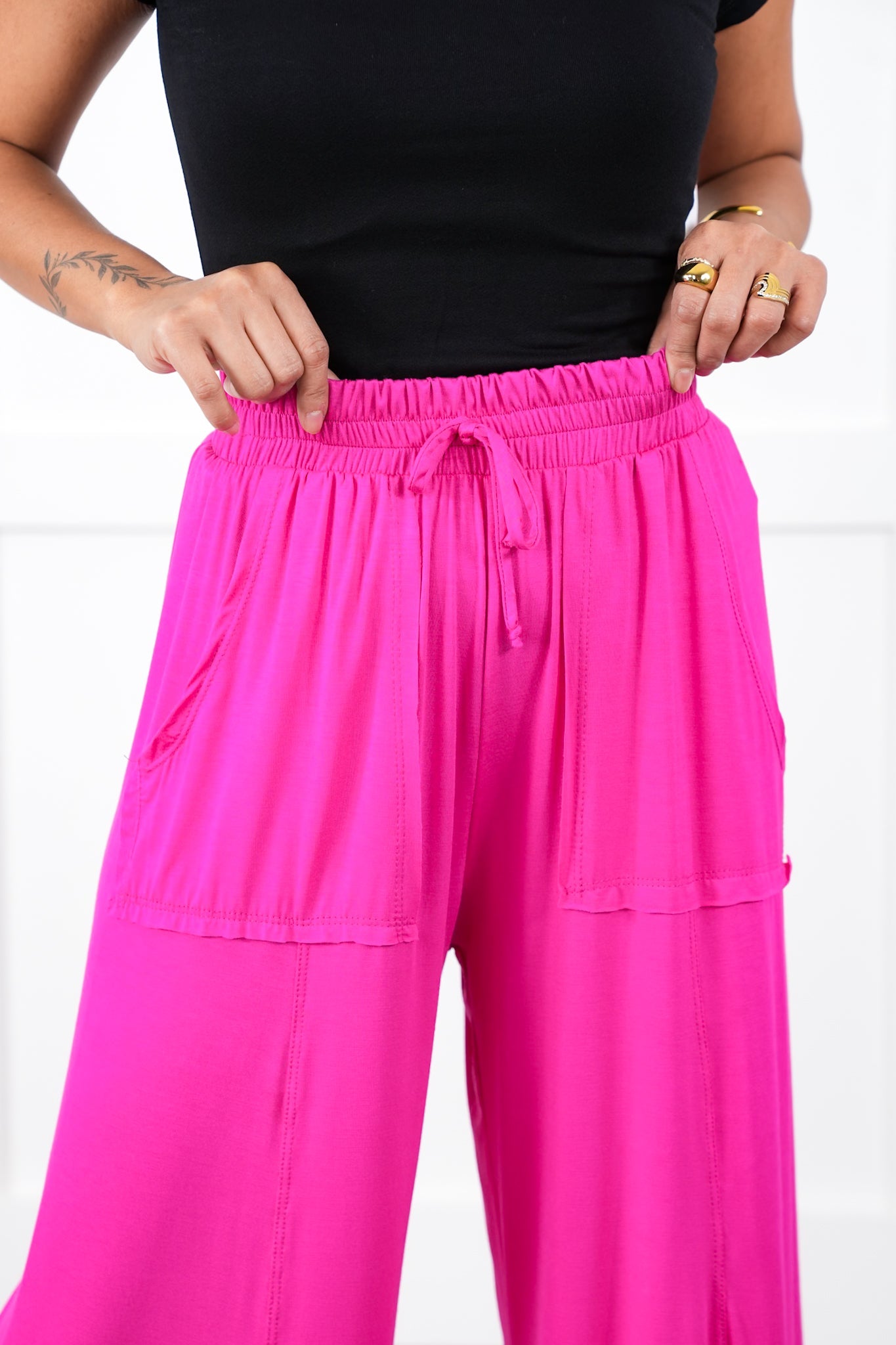 Plus/Reg Solid Elastic Waist Wide Leg Pants