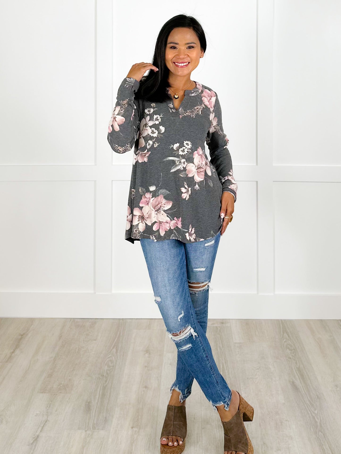 Plus/Reg Floral Print Long Sleeve V Neck Pullover Top