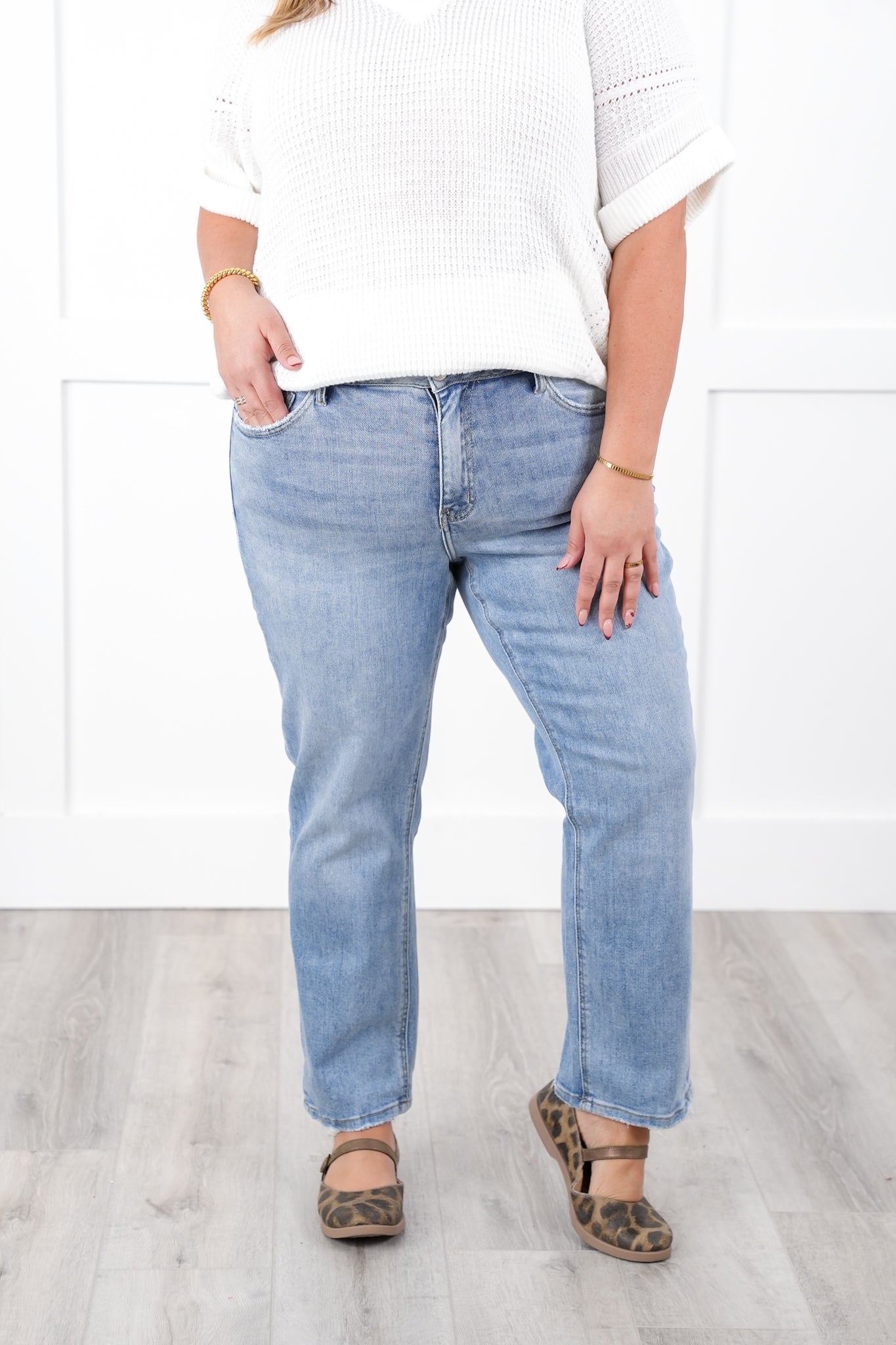 Lovervet High Rise Light Wash Cropped Straight Leg Jeans