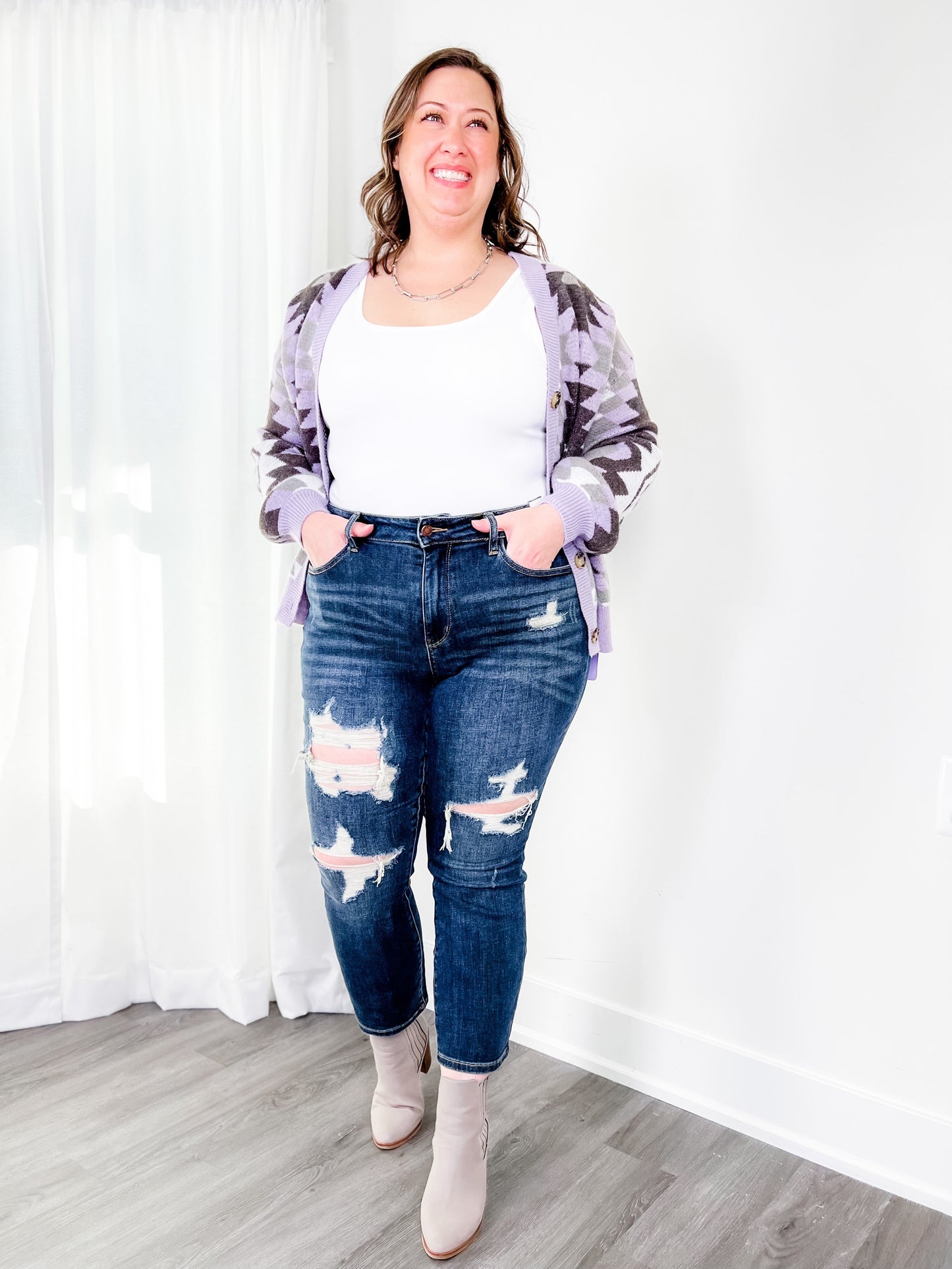 Judy Blue Dark Wash Mid Rise Distressed Cropped Straight Leg Jeans