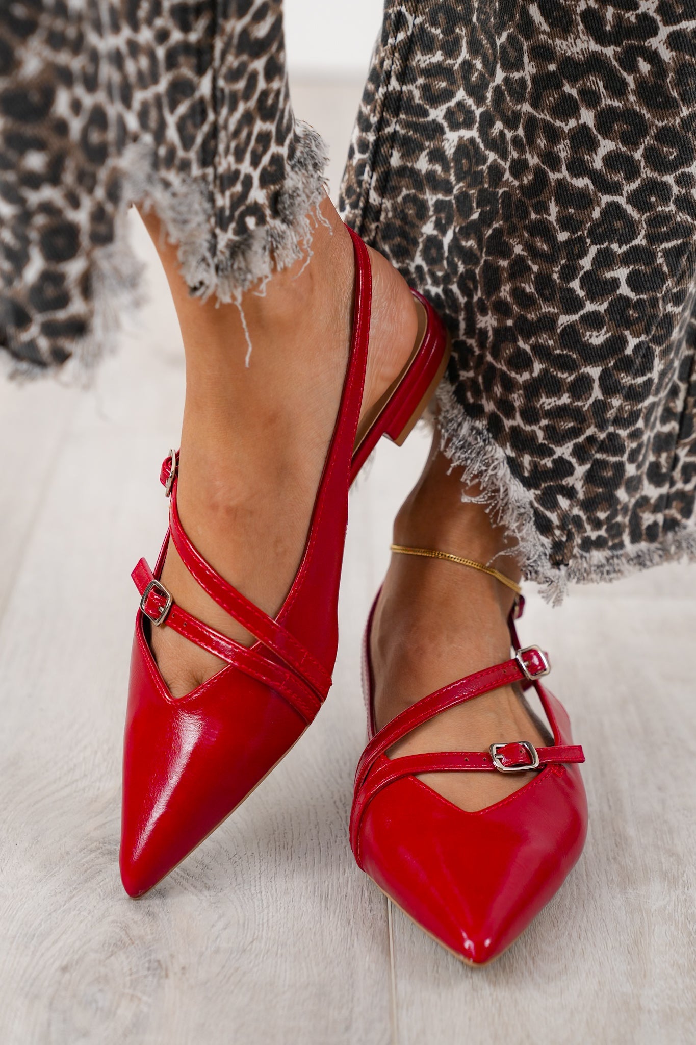 Adjustable Buckle Strap Flat Sandal with Slingback Design